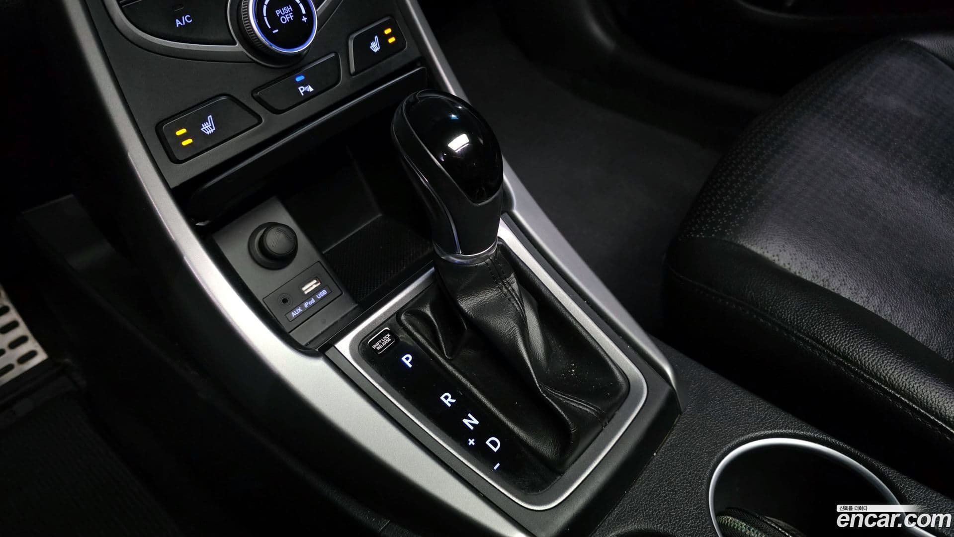 Main__Slider__Photo:AVANTE Hyundai 2013.8-8