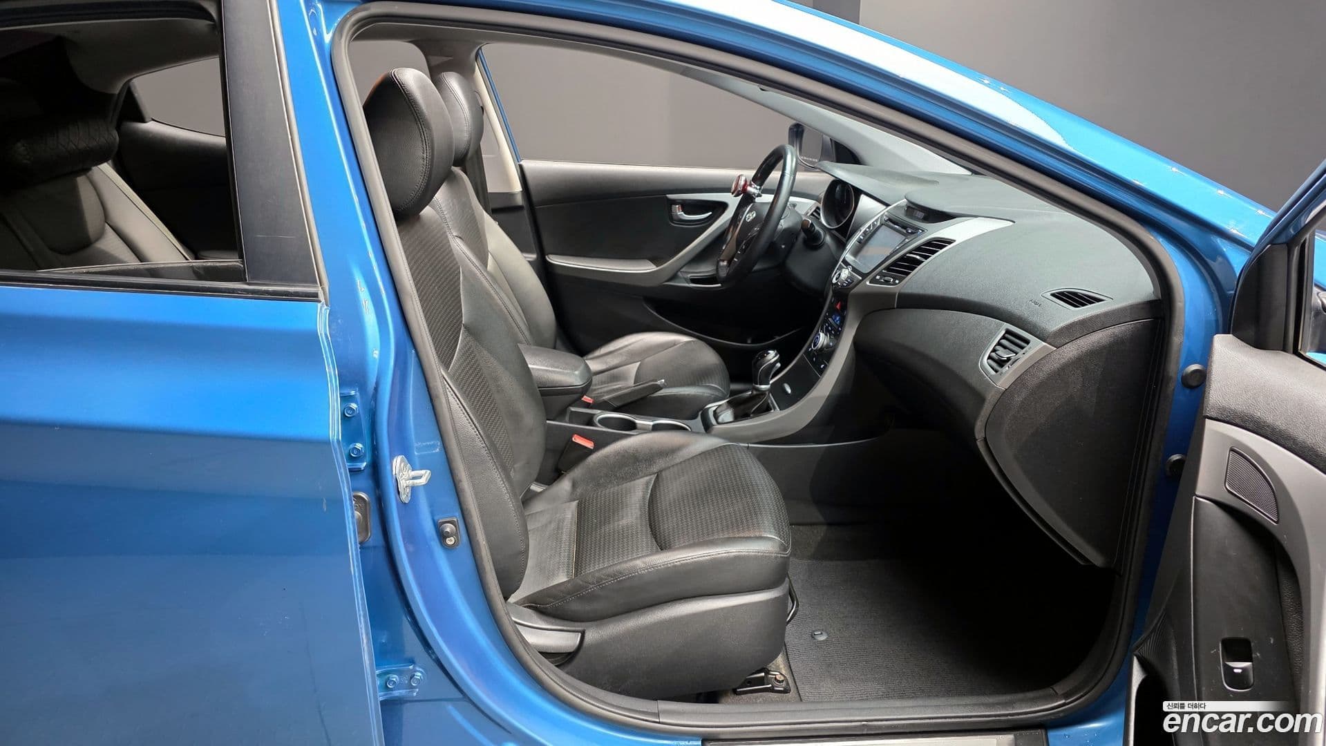 Main__Slider__Photo:AVANTE Hyundai 2013.8-9