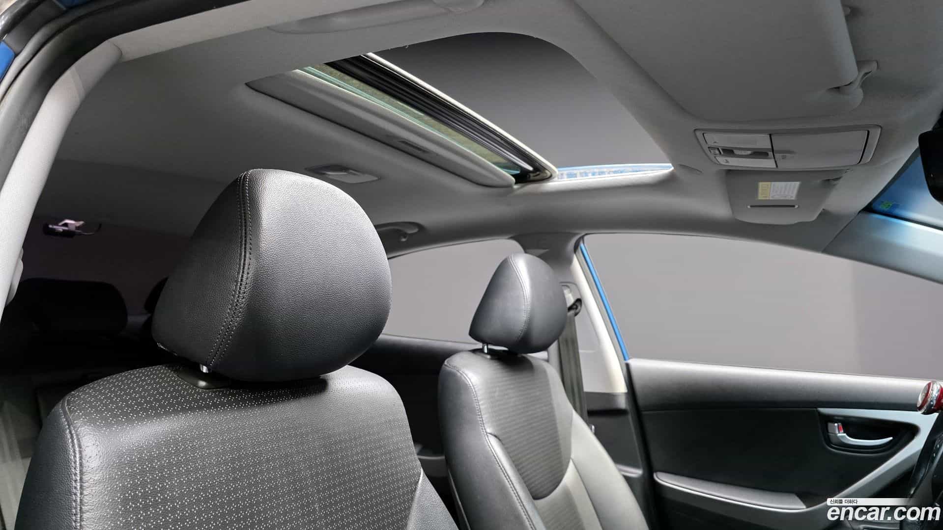 AVANTE Hyundai 2013.8-OPTION-024