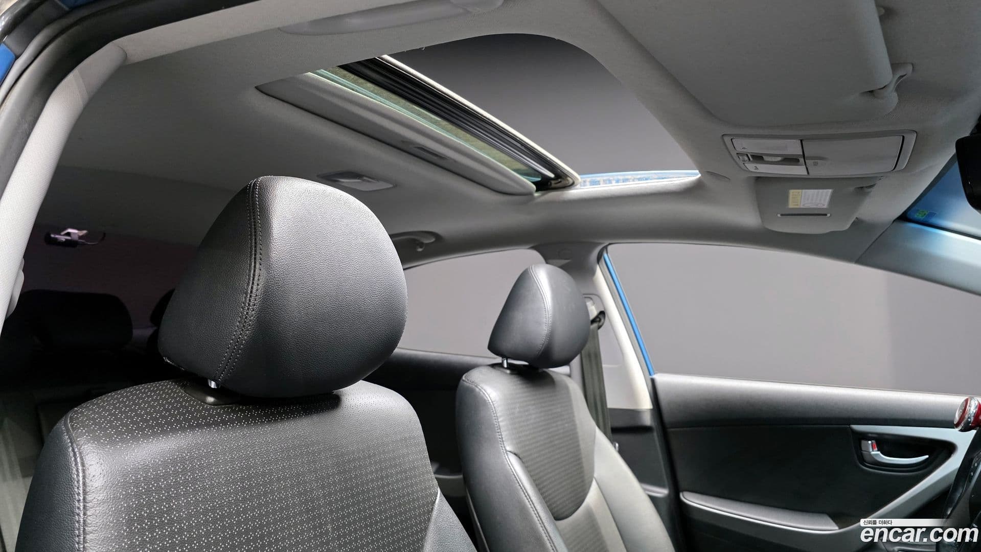 Main__Slider__Photo:AVANTE Hyundai 2013.8-19