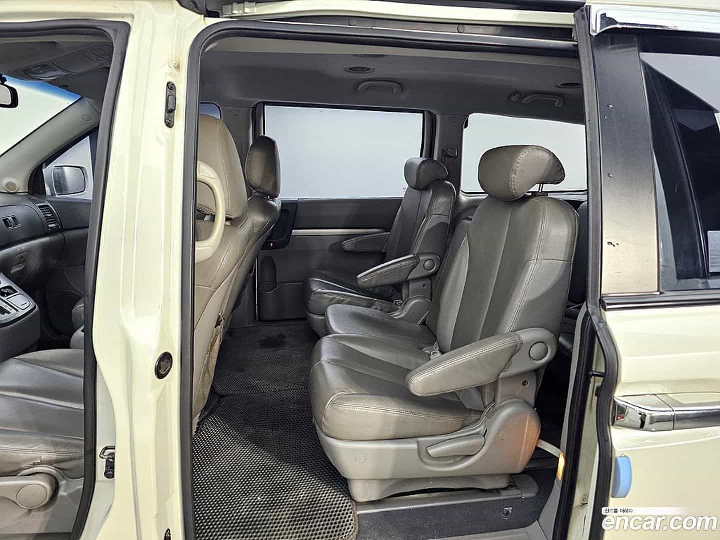 Canival Kia 2008.1-INNER-009