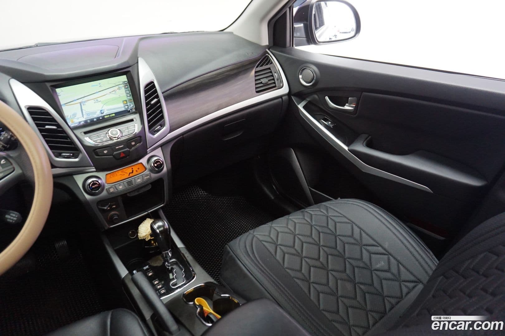 Main__Slider__Photo:KORANDO KG_Mobility_Ssangyong 2013.8-6