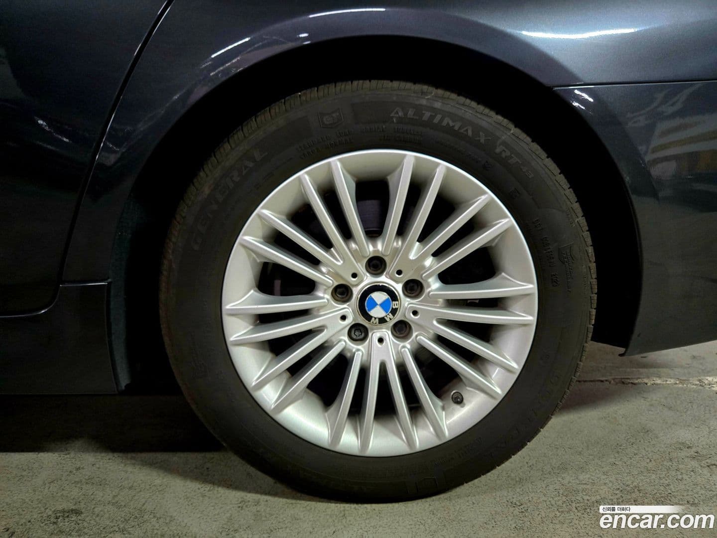 Main__Slider__Photo:5-Series BMW 2015.5-4