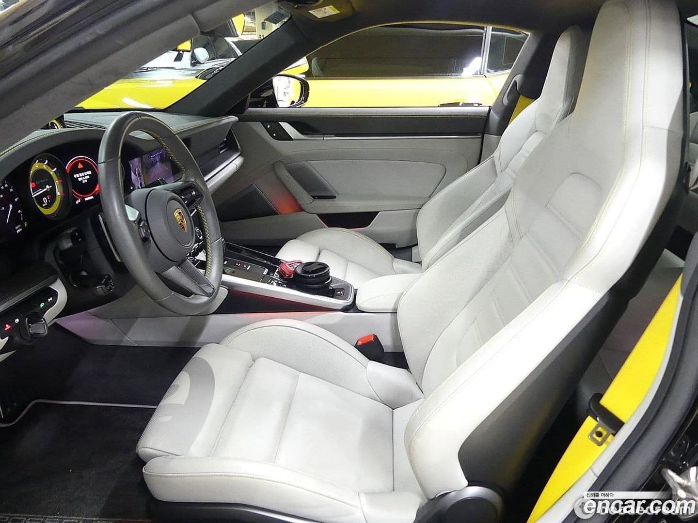 Main__Slider__Photo:911 Porsche 2023.8-9