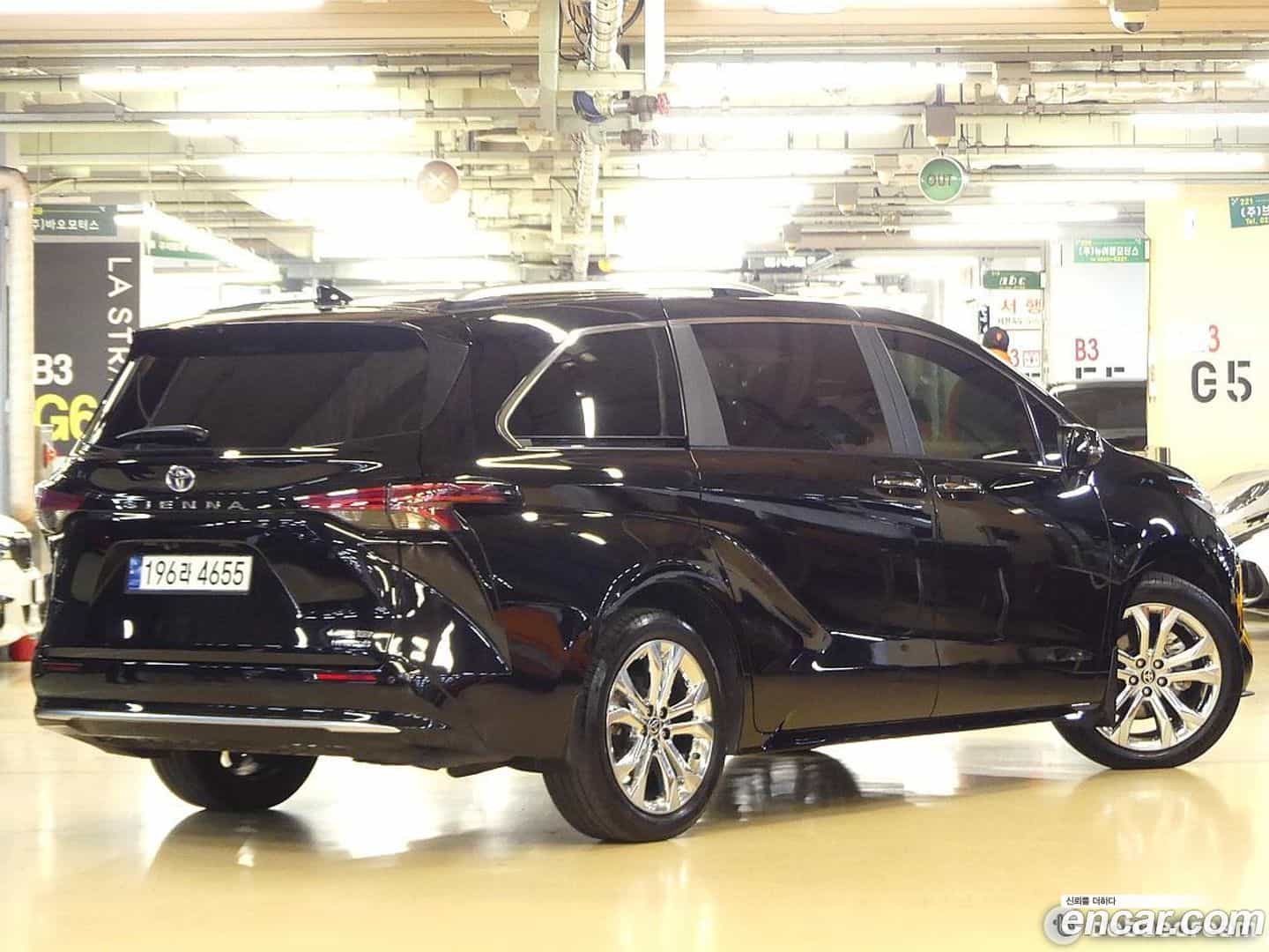 Sienna Toyota 2023.1-OUTER-002