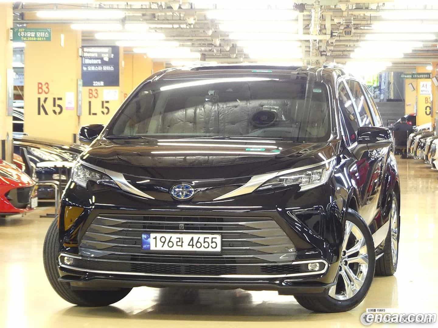 Sienna Toyota 2023.1-OUTER-003