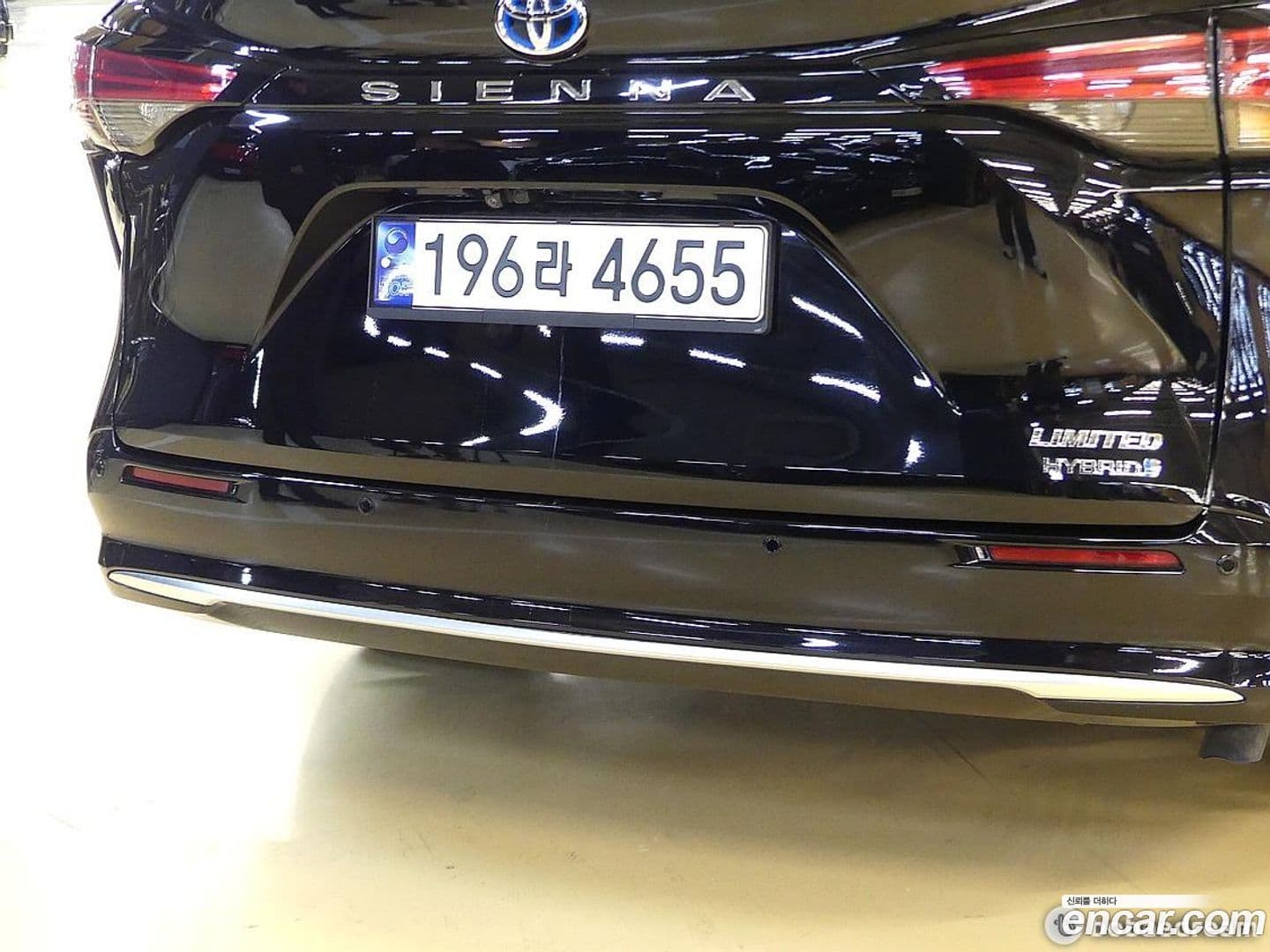 Main__Slider__Photo:Sienna Toyota 2023.1-3