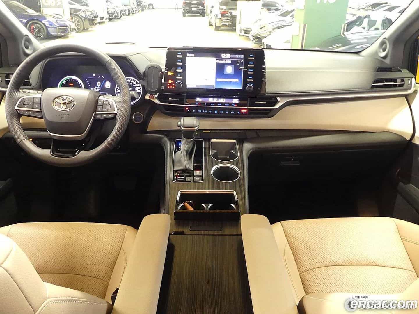 Sienna Toyota 2023.1-INNER-007