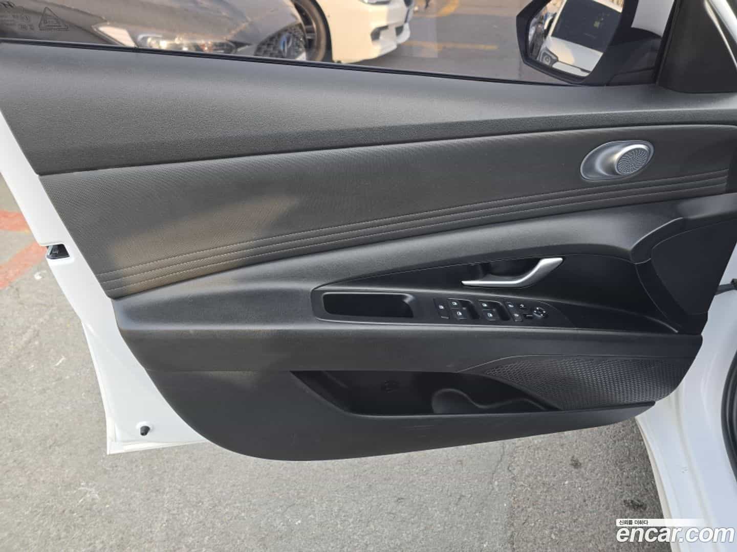 AVANTE Hyundai 2020.5-OPTION-021