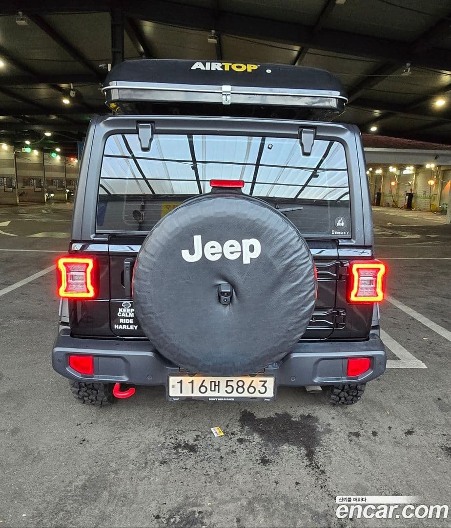 Main__Slider__Photo:Wrangler Jeep 2020.11-18