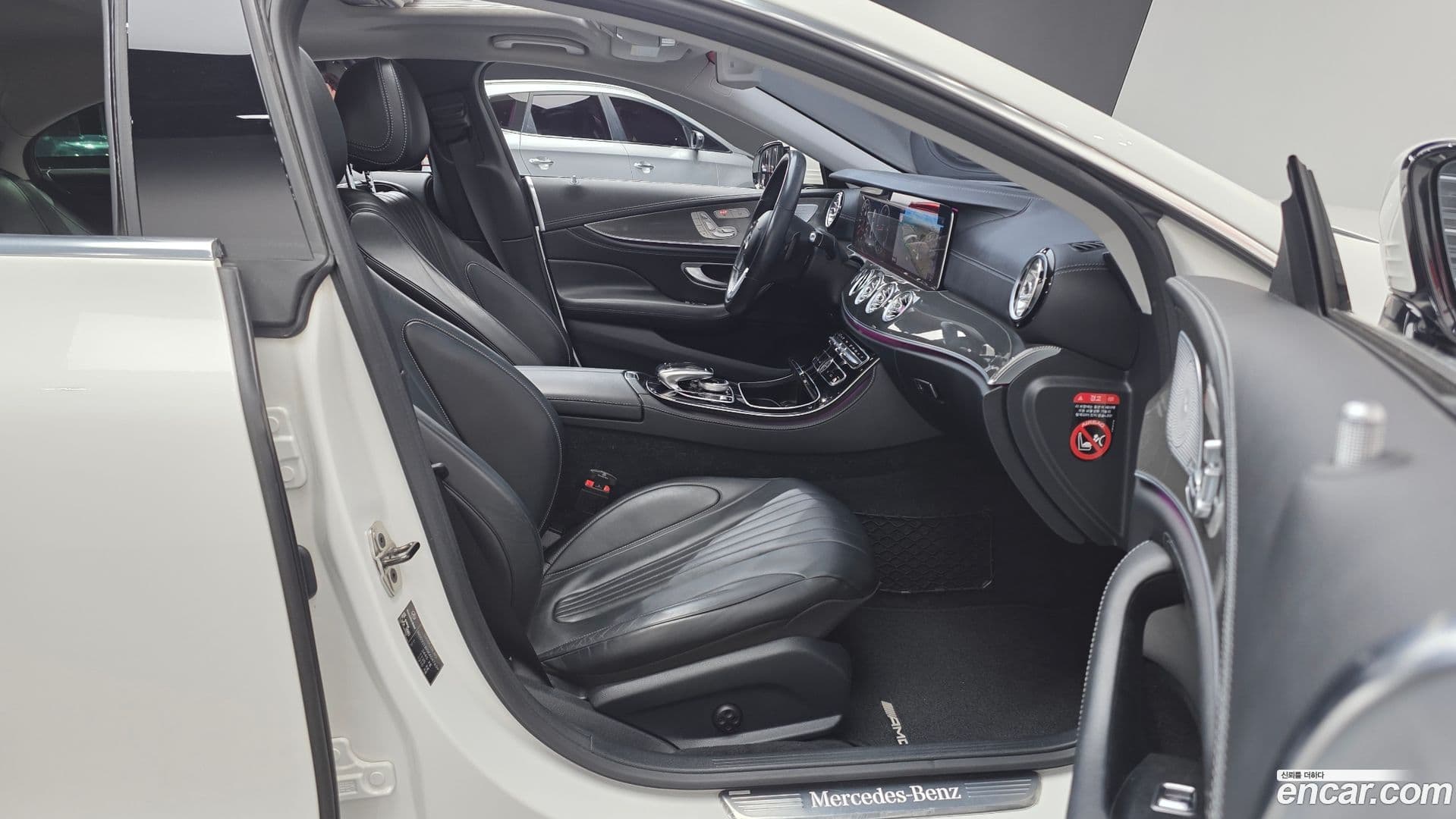 Main__Slider__Photo:CLS-Class Mercedes-Benz 2019.11-9