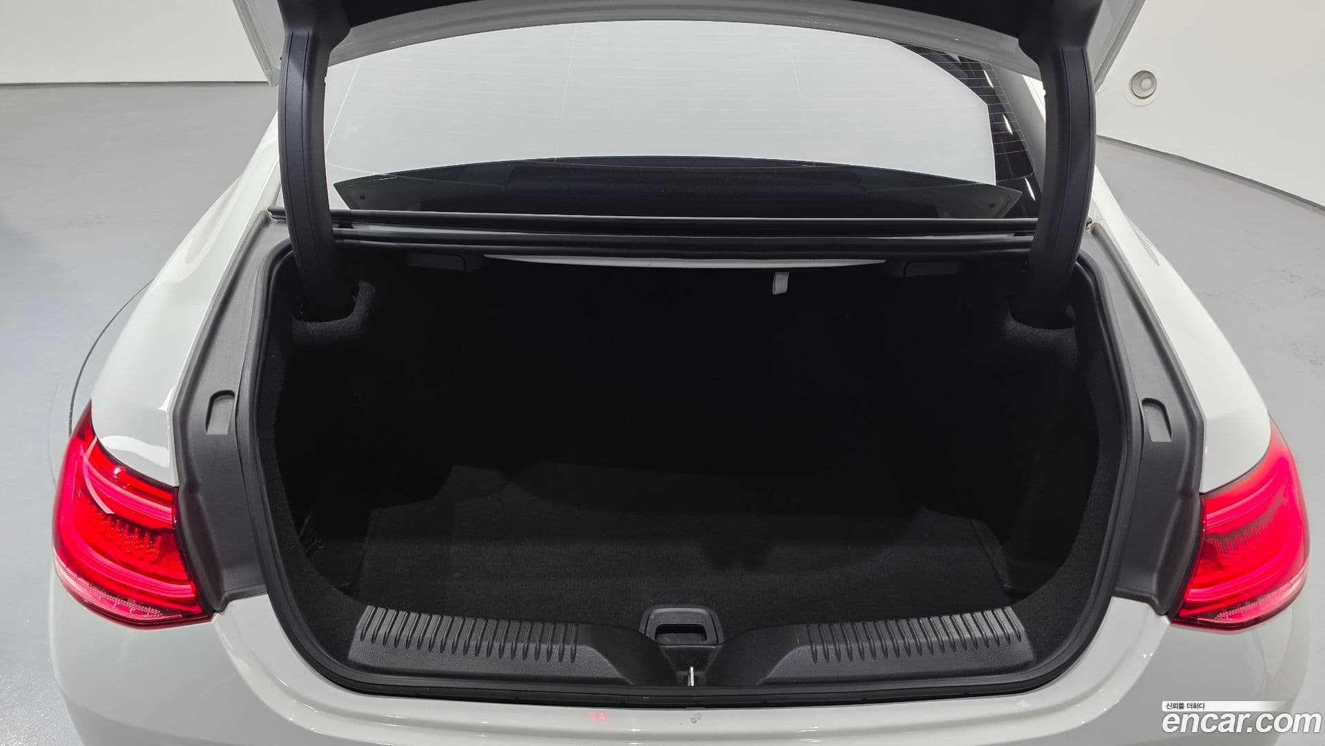 Main__Slider__Photo:CLS-Class Mercedes-Benz 2019.11-19