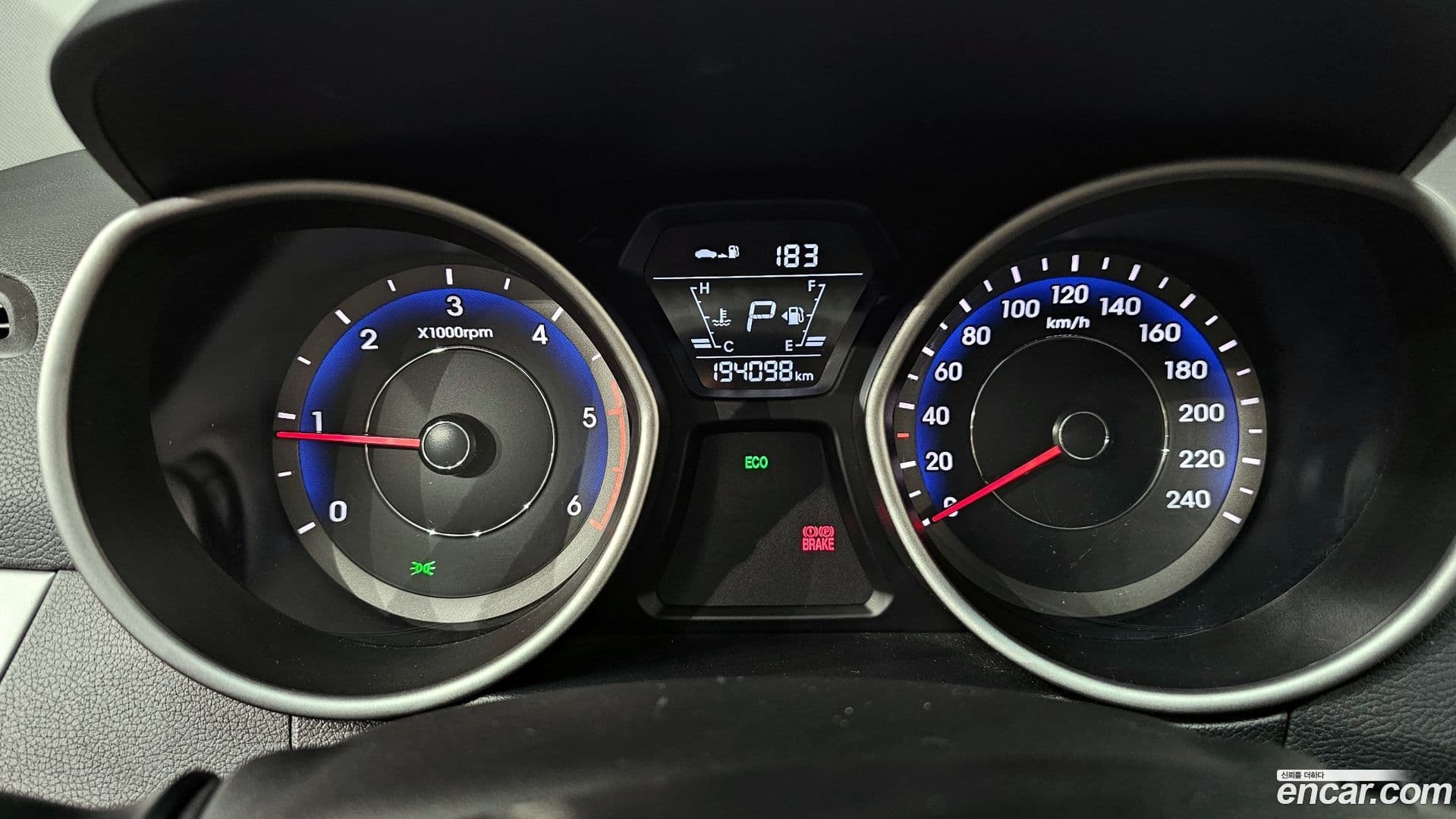 Main__Slider__Photo:AVANTE Hyundai 2013.11-7