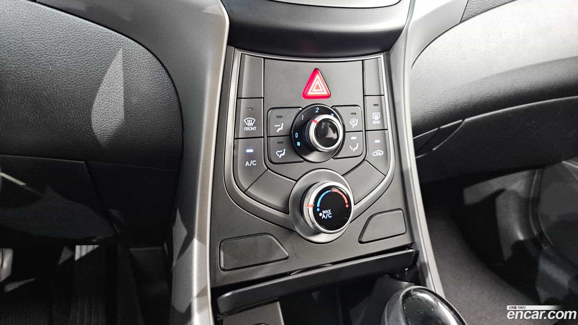 AVANTE Hyundai 2013.11-OPTION-023