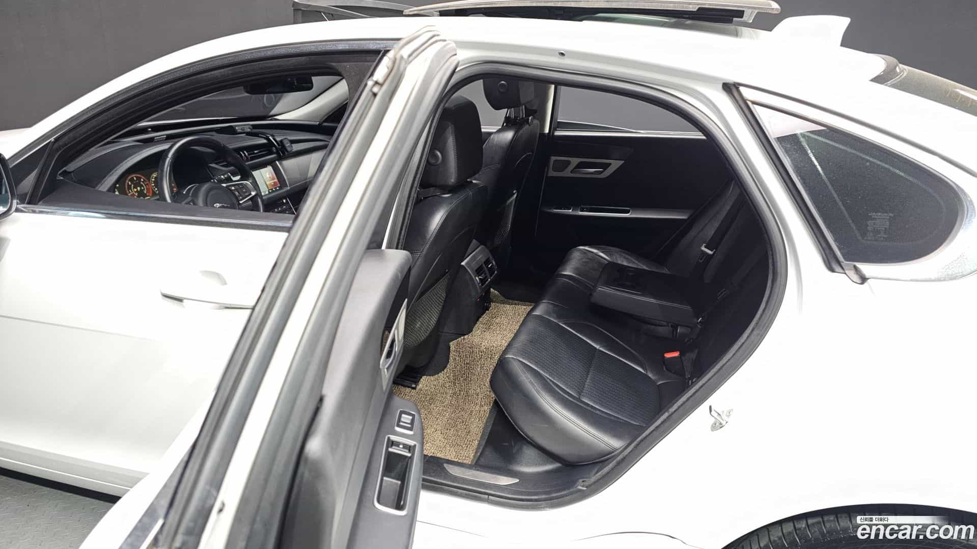 XF Jaguar 2018.1-OPTION-017