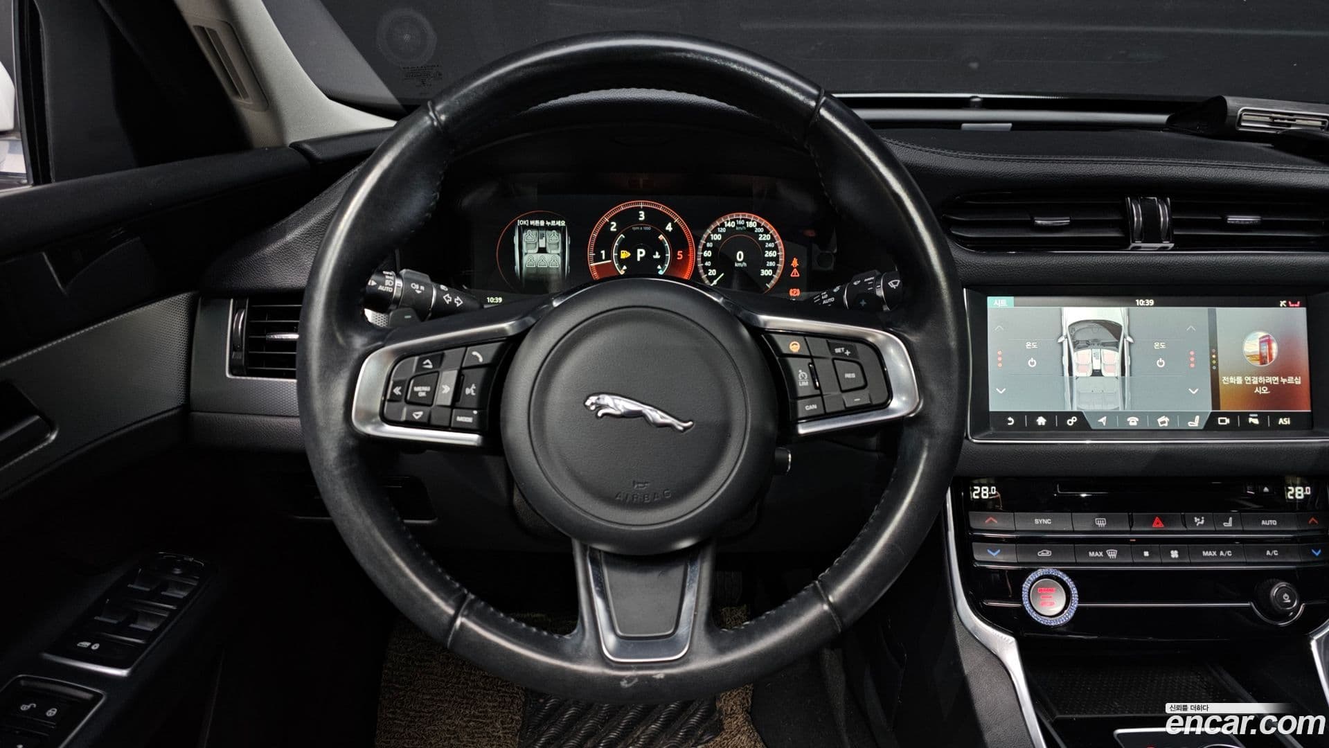 Main__Slider__Photo:XF Jaguar 2018.1-13