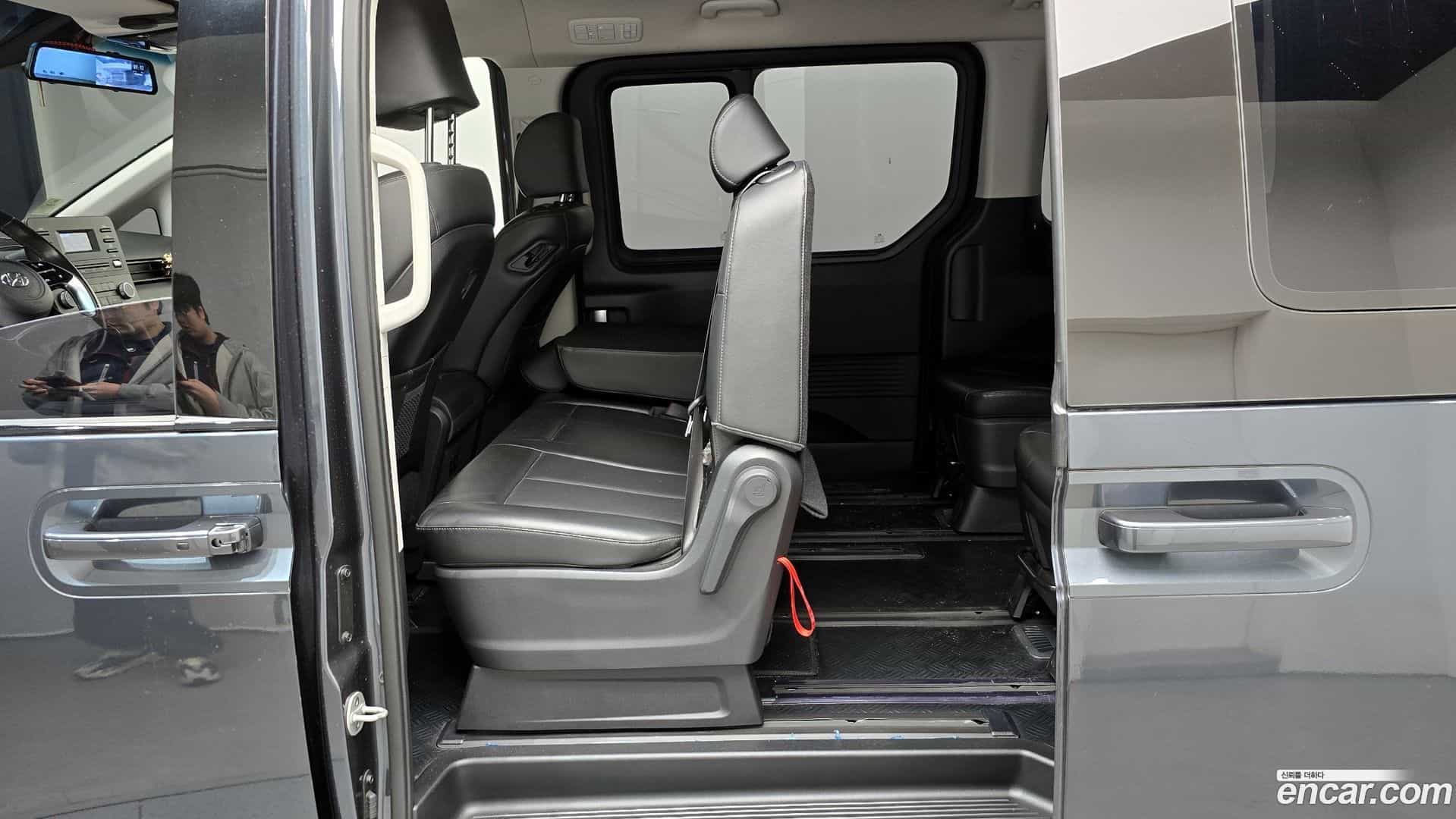 Staria Hyundai 2021.4-OPTION-017