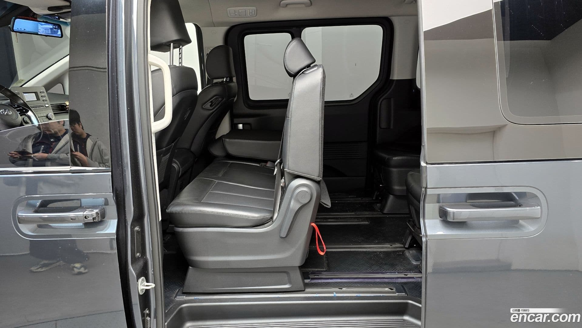 Main__Slider__Photo:Staria Hyundai 2021.4-12