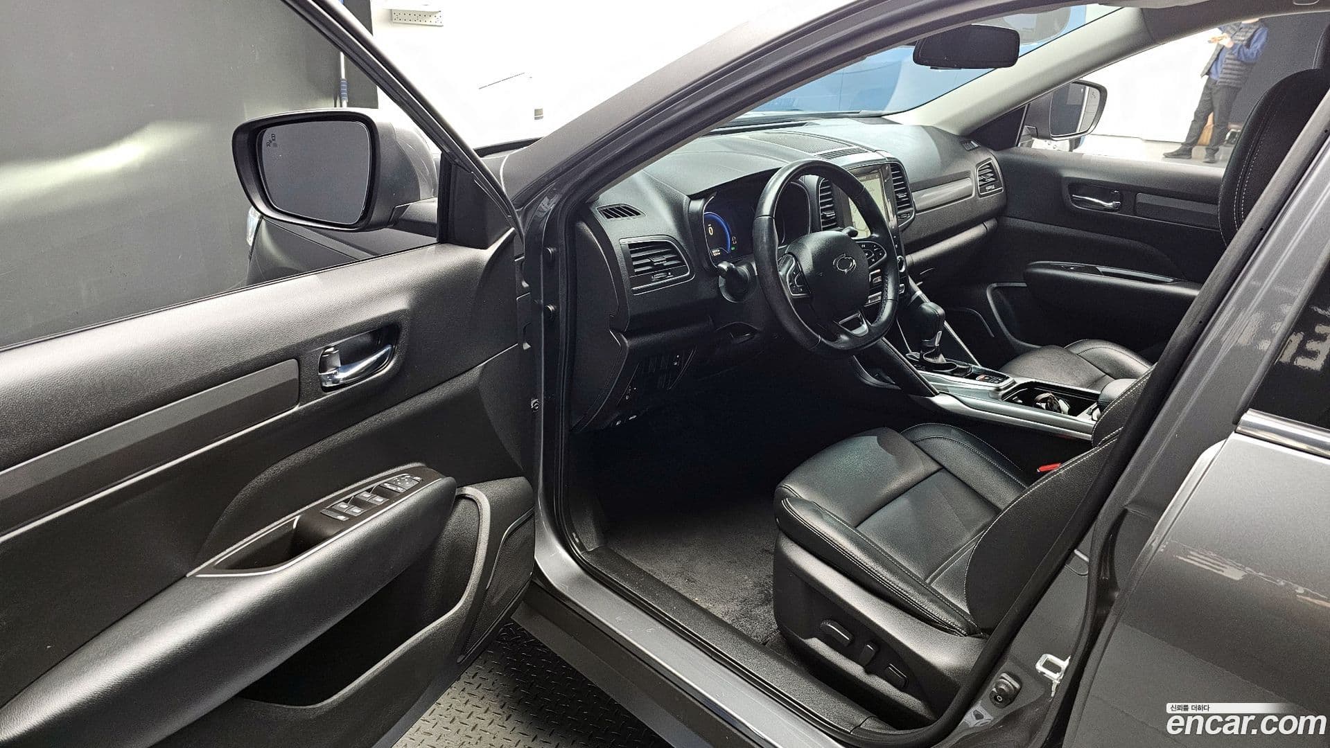 Main__Slider__Photo:QM6 Renault-KoreaSamsung 2021.4-9