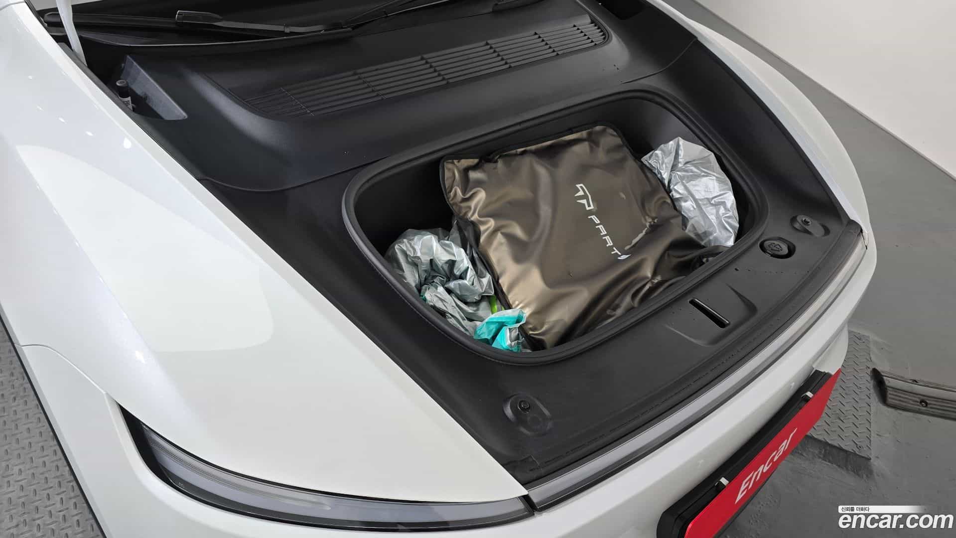 Model Y Tesla 2025.5-INNER-006