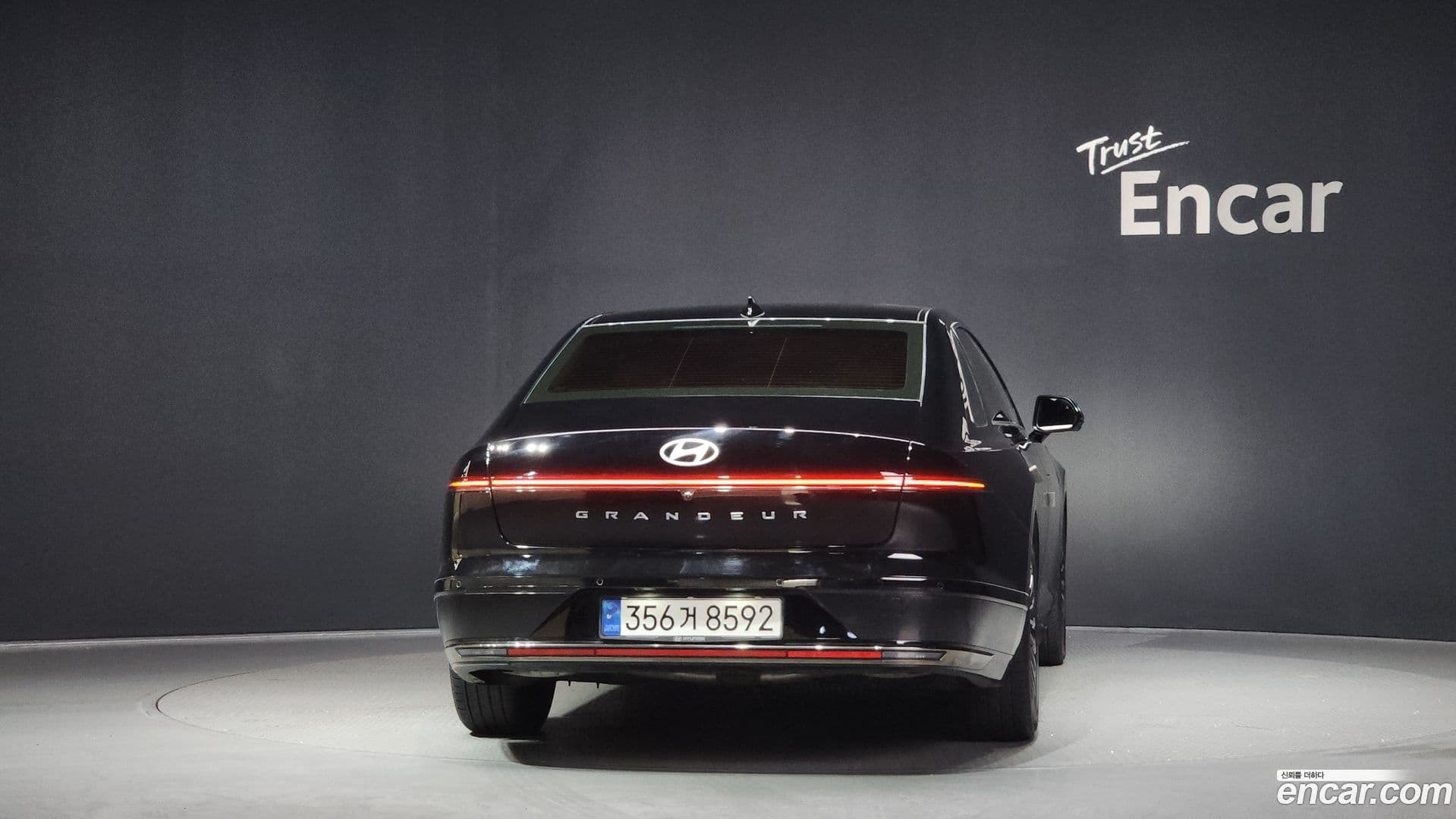 Main__Slider__Photo:Grandeur Hyundai 2023.0-3