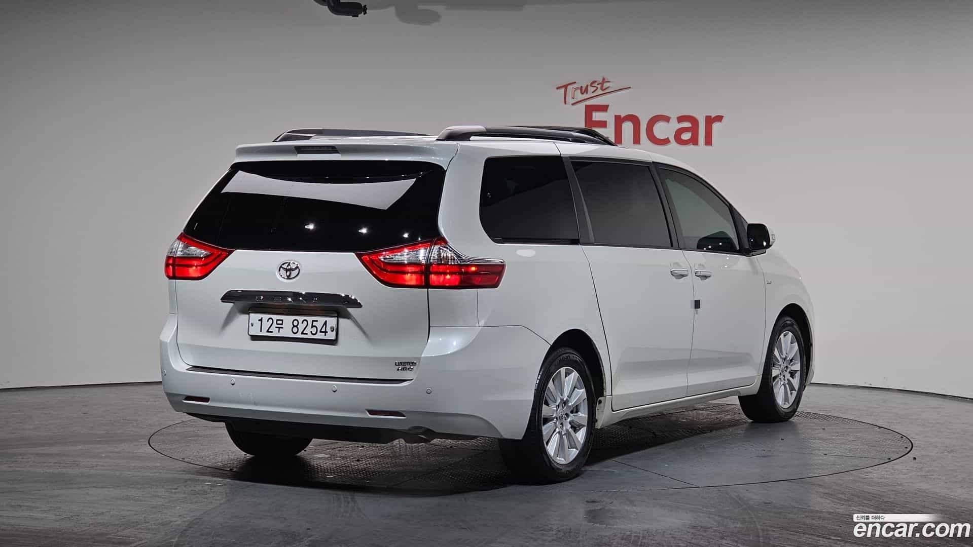 Sienna Toyota 2017.2-OUTER-002