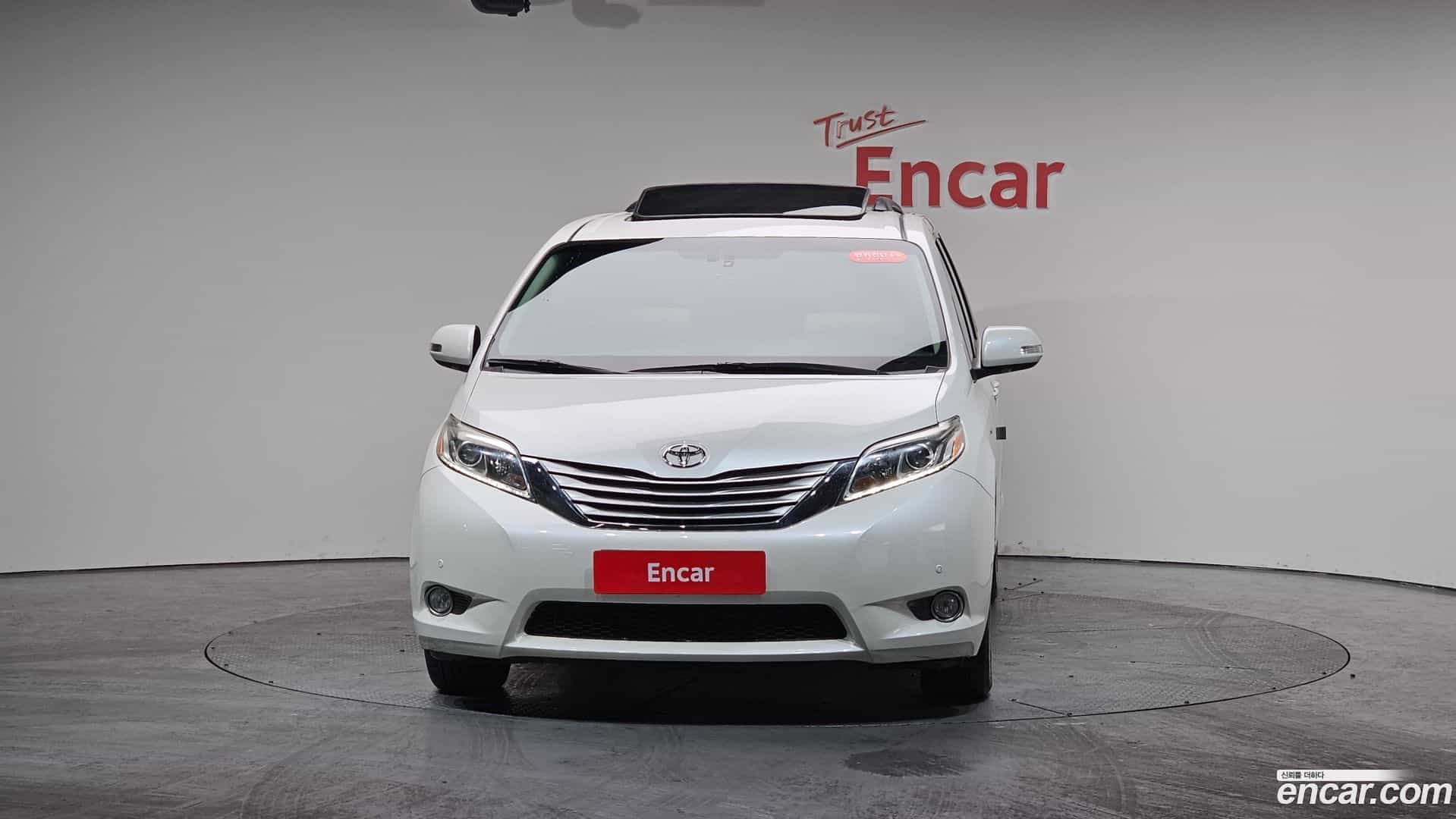 Sienna Toyota 2017.2-OUTER-003