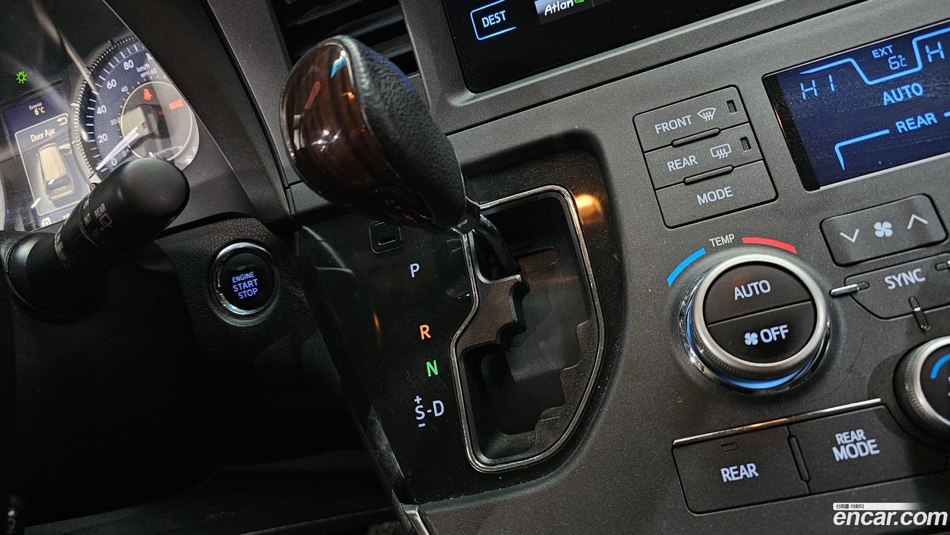 Main__Slider__Photo:Sienna Toyota 2017.2-8