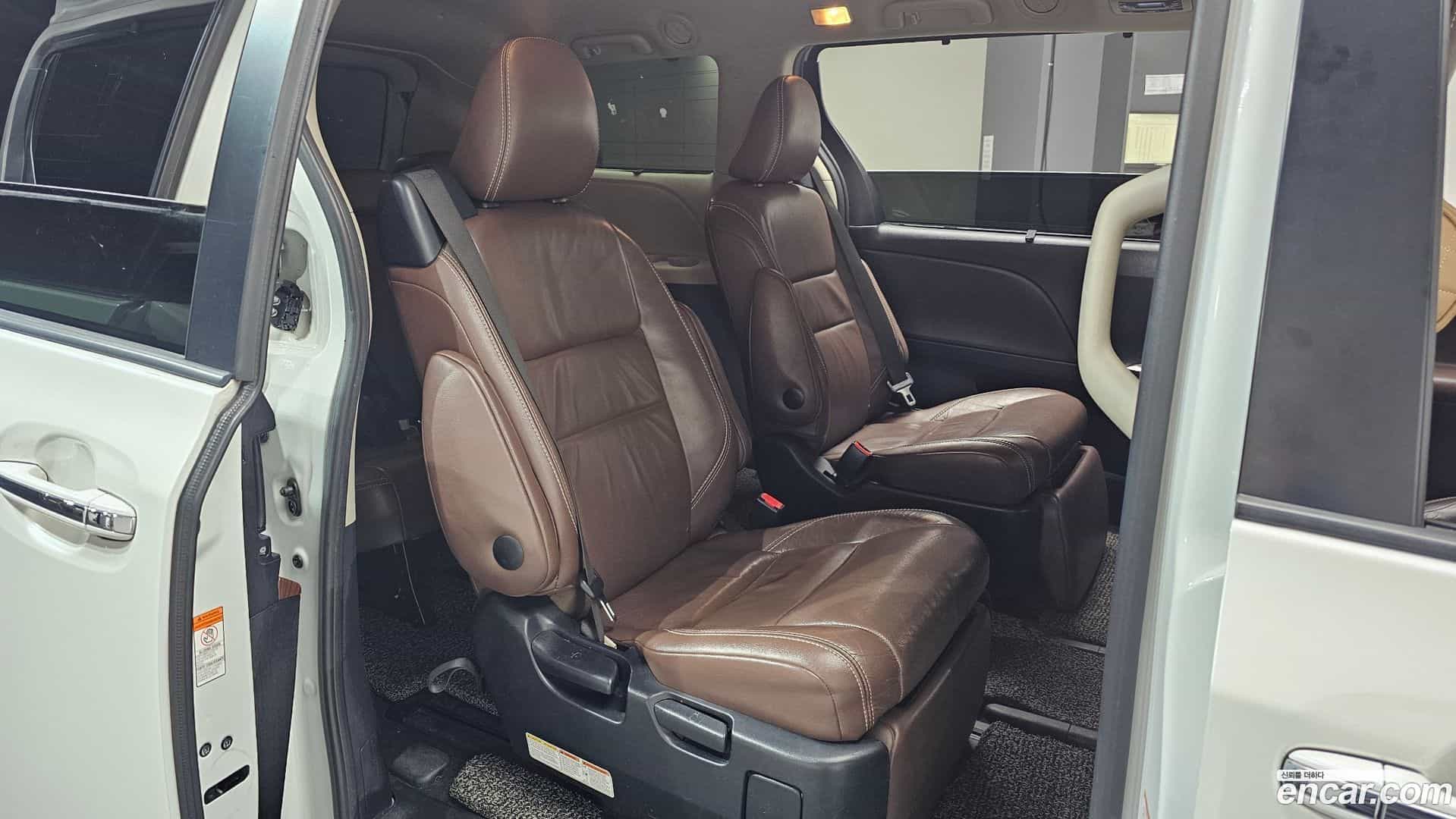 Sienna Toyota 2017.2-OPTION-016