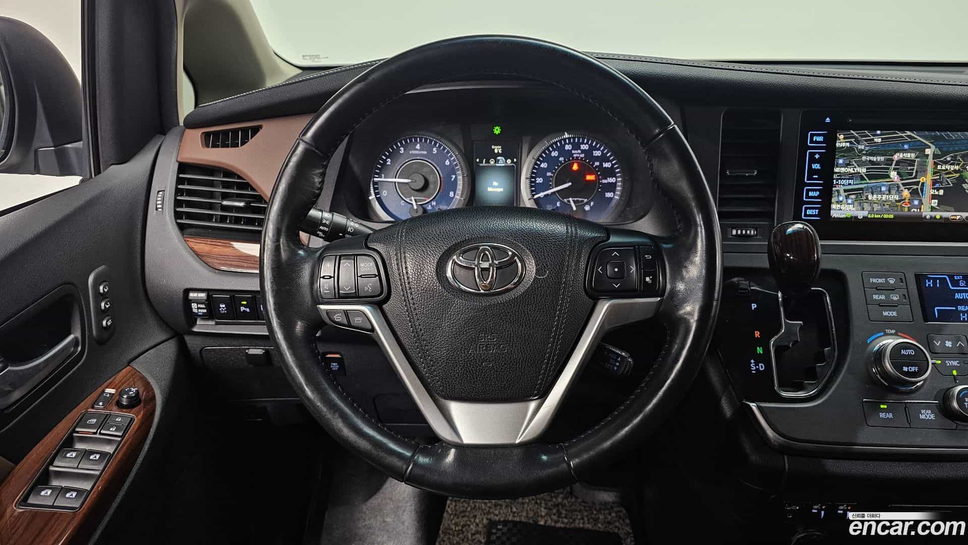 Sienna Toyota 2017.2-OPTION-017