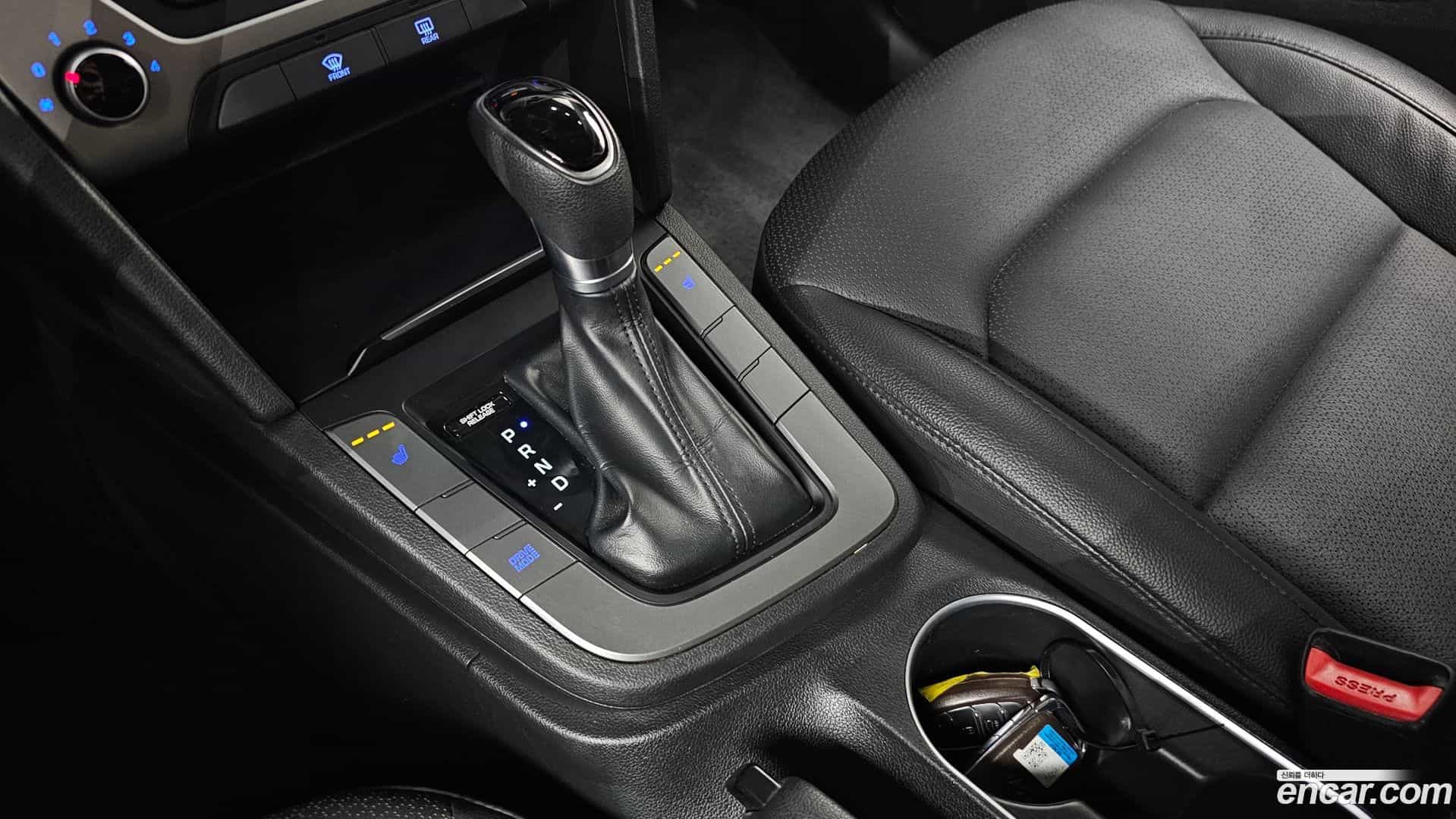 AVANTE Hyundai 2018.0-INNER-009