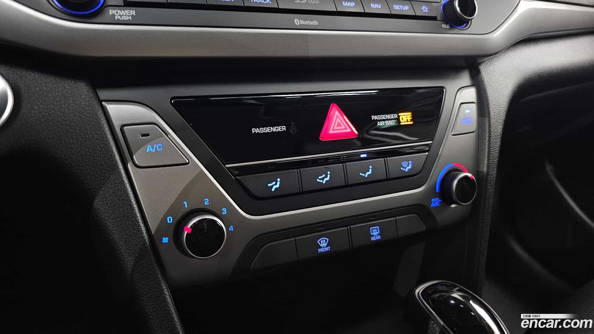 AVANTE Hyundai 2018.0-OPTION-024