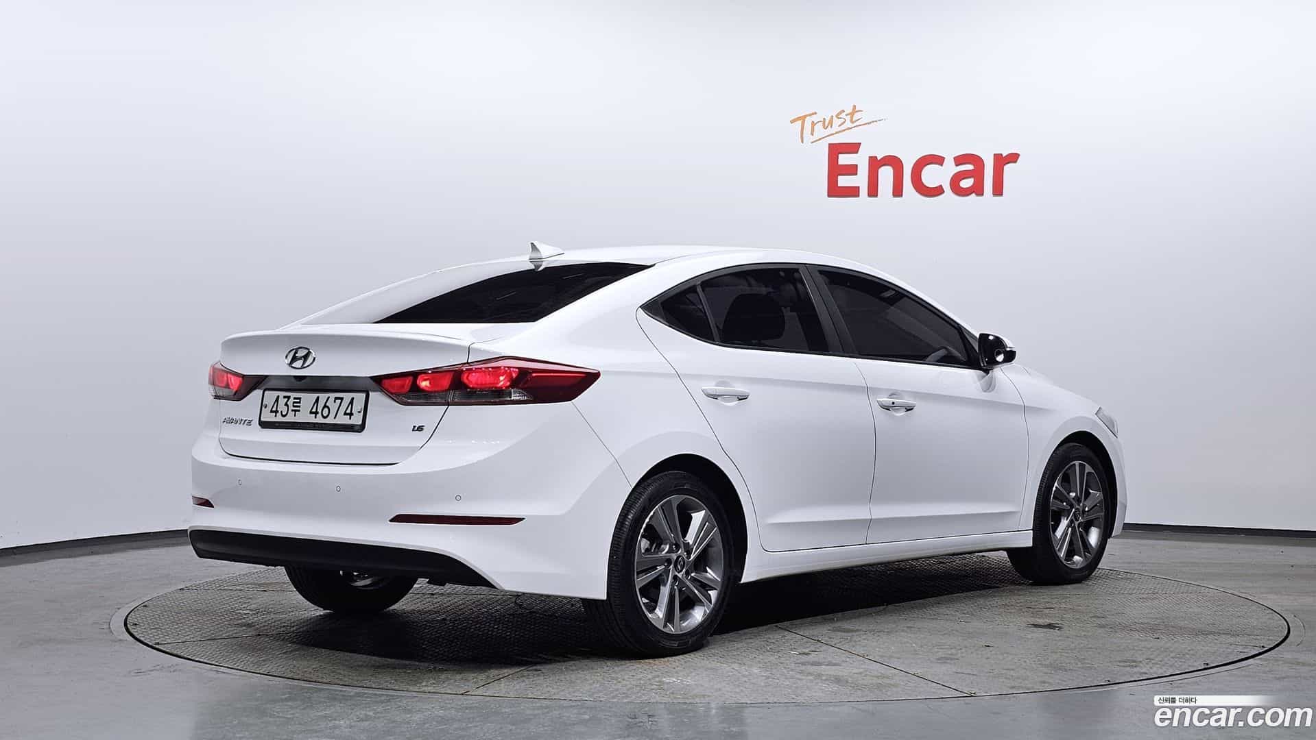 AVANTE Hyundai 2017.11-OUTER-002