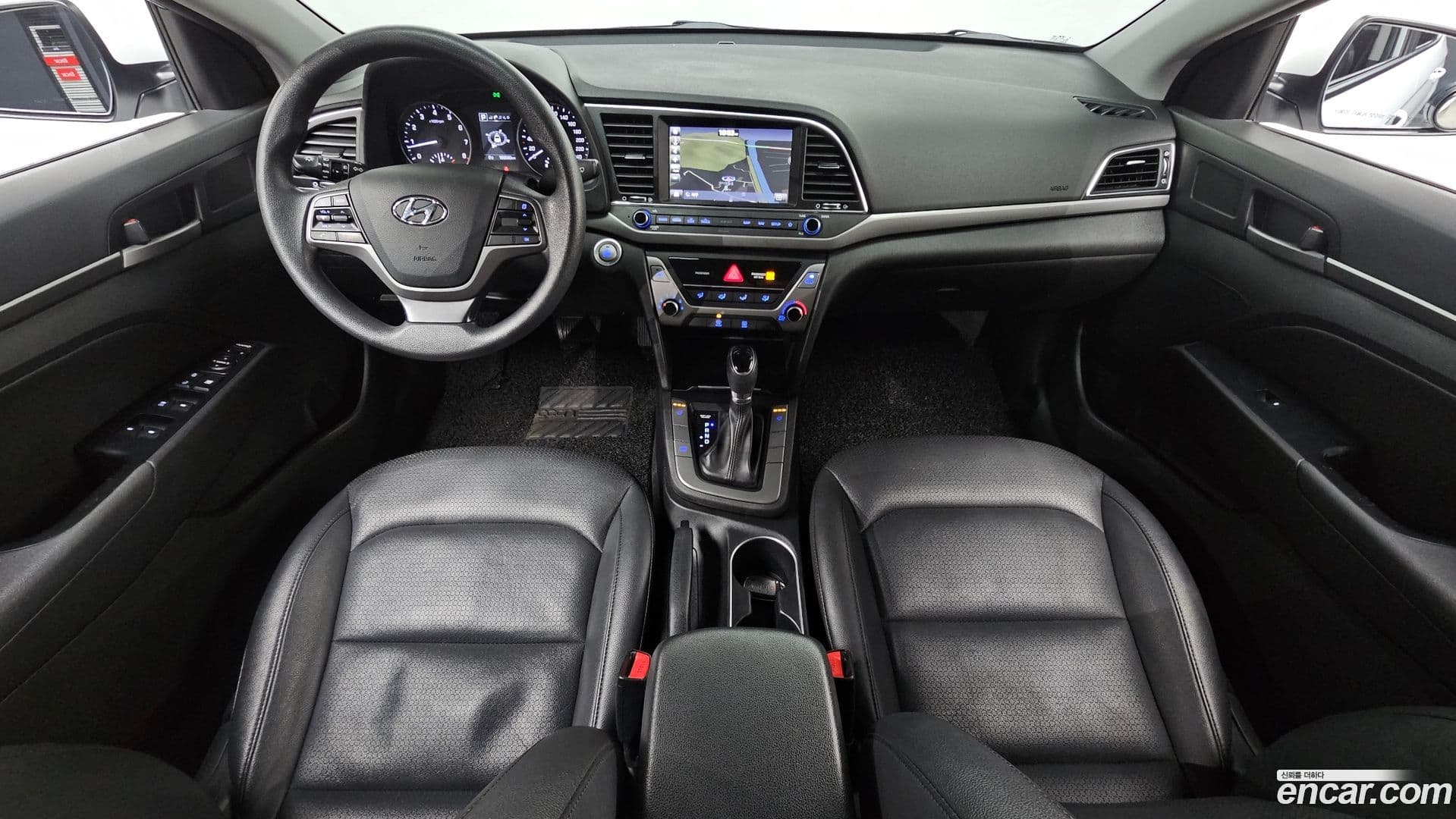 Main__Slider__Photo:AVANTE Hyundai 2017.11-6