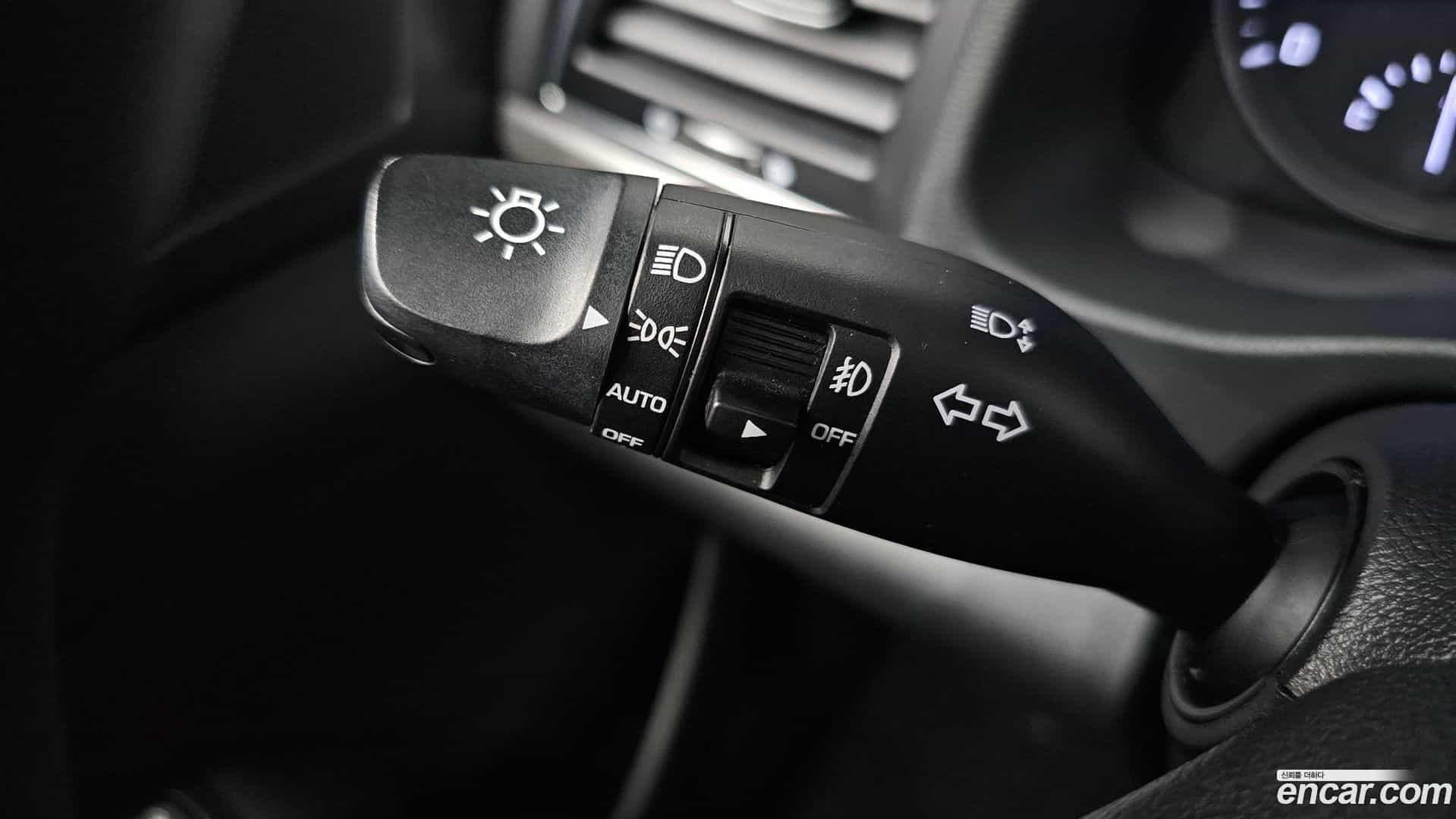 AVANTE Hyundai 2017.11-OPTION-020