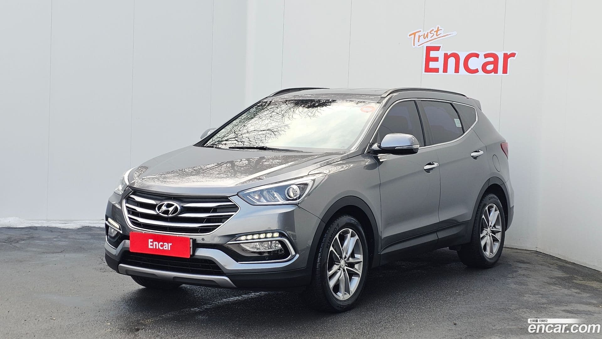 Main__Slider__Photo:Santafe Hyundai 2015.6-0
