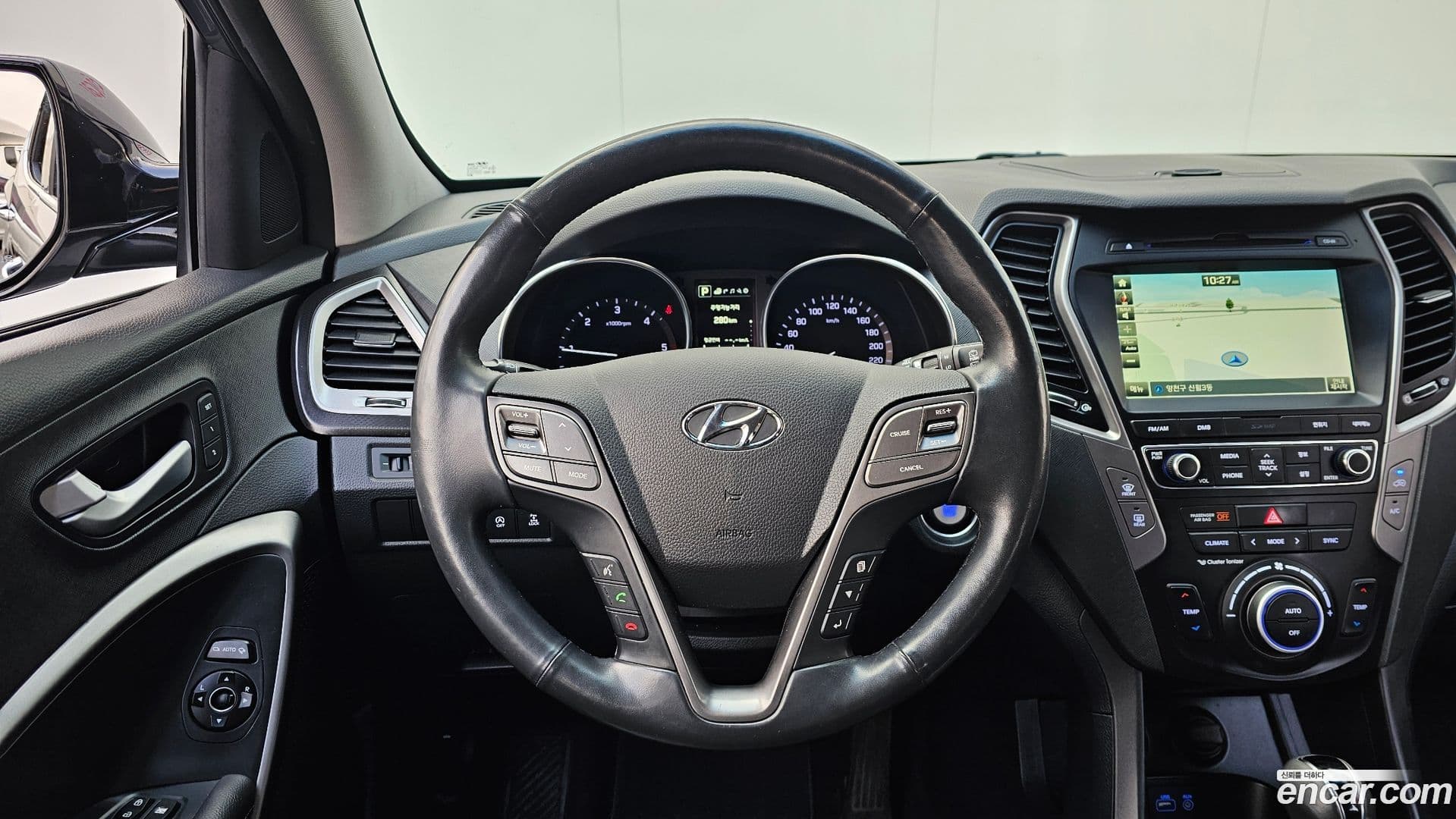 Main__Slider__Photo:Santafe Hyundai 2015.6-12