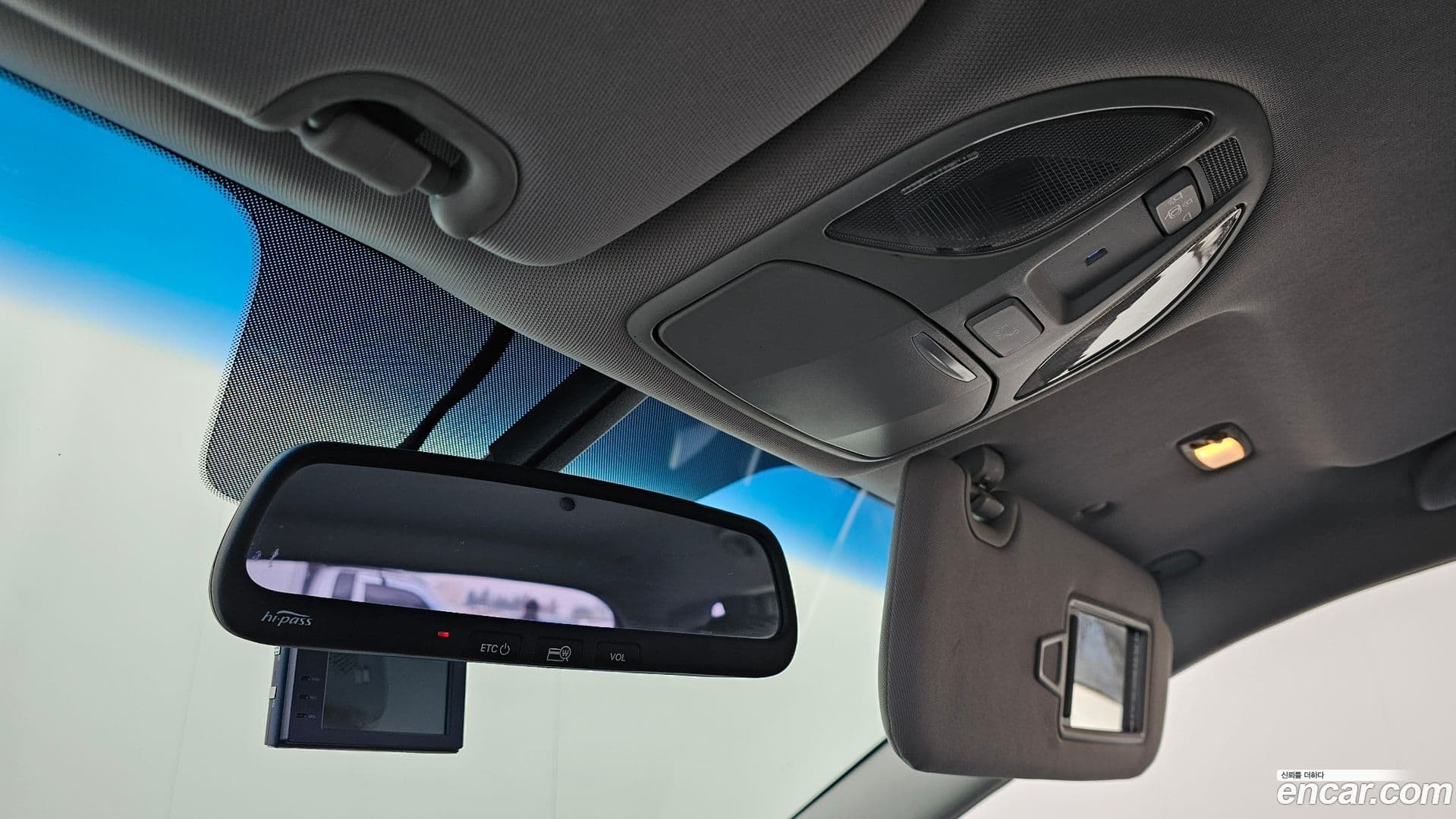 Main__Slider__Photo:Santafe Hyundai 2015.6-17