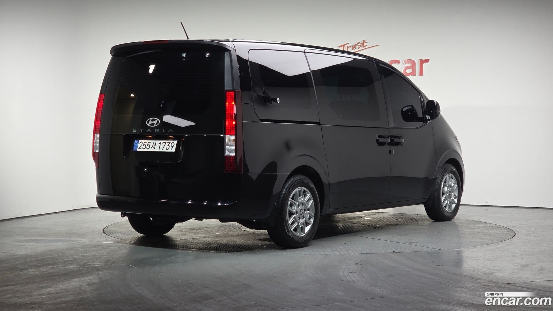 Main__Slider__Photo:Staria Hyundai 2025.4-1