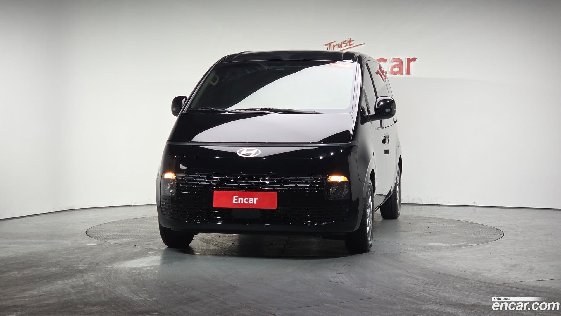 Main__Slider__Photo:Staria Hyundai 2025.4-2