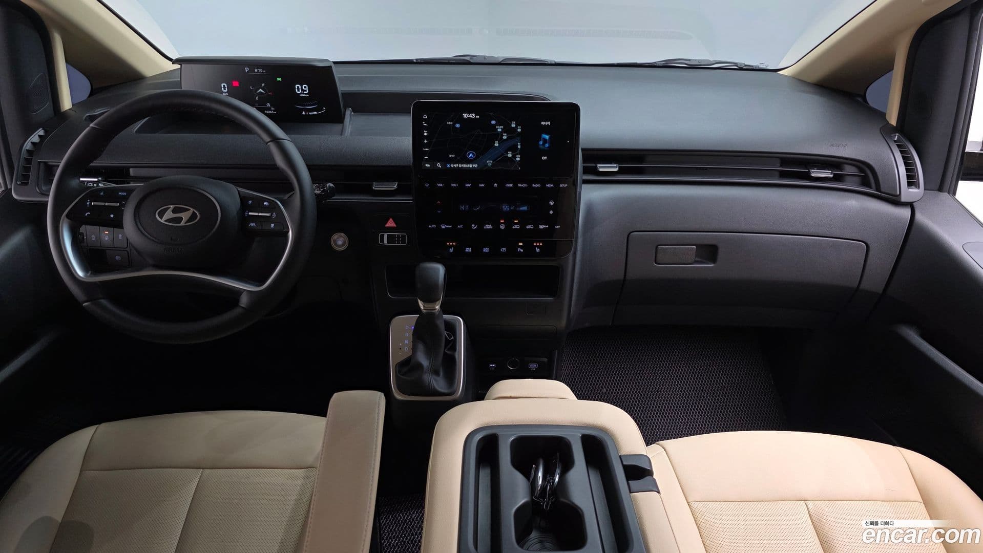 Main__Slider__Photo:Staria Hyundai 2025.4-6