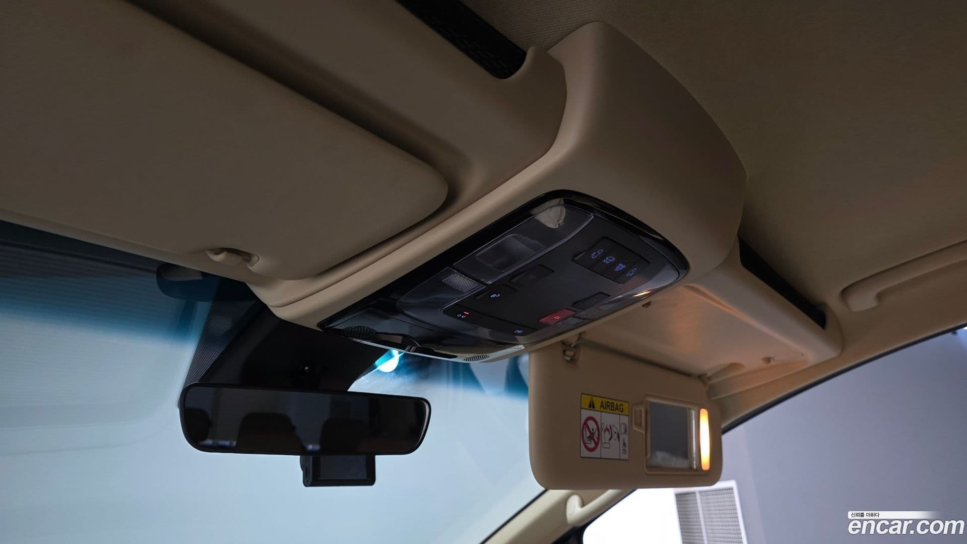 Main__Slider__Photo:Staria Hyundai 2025.4-18