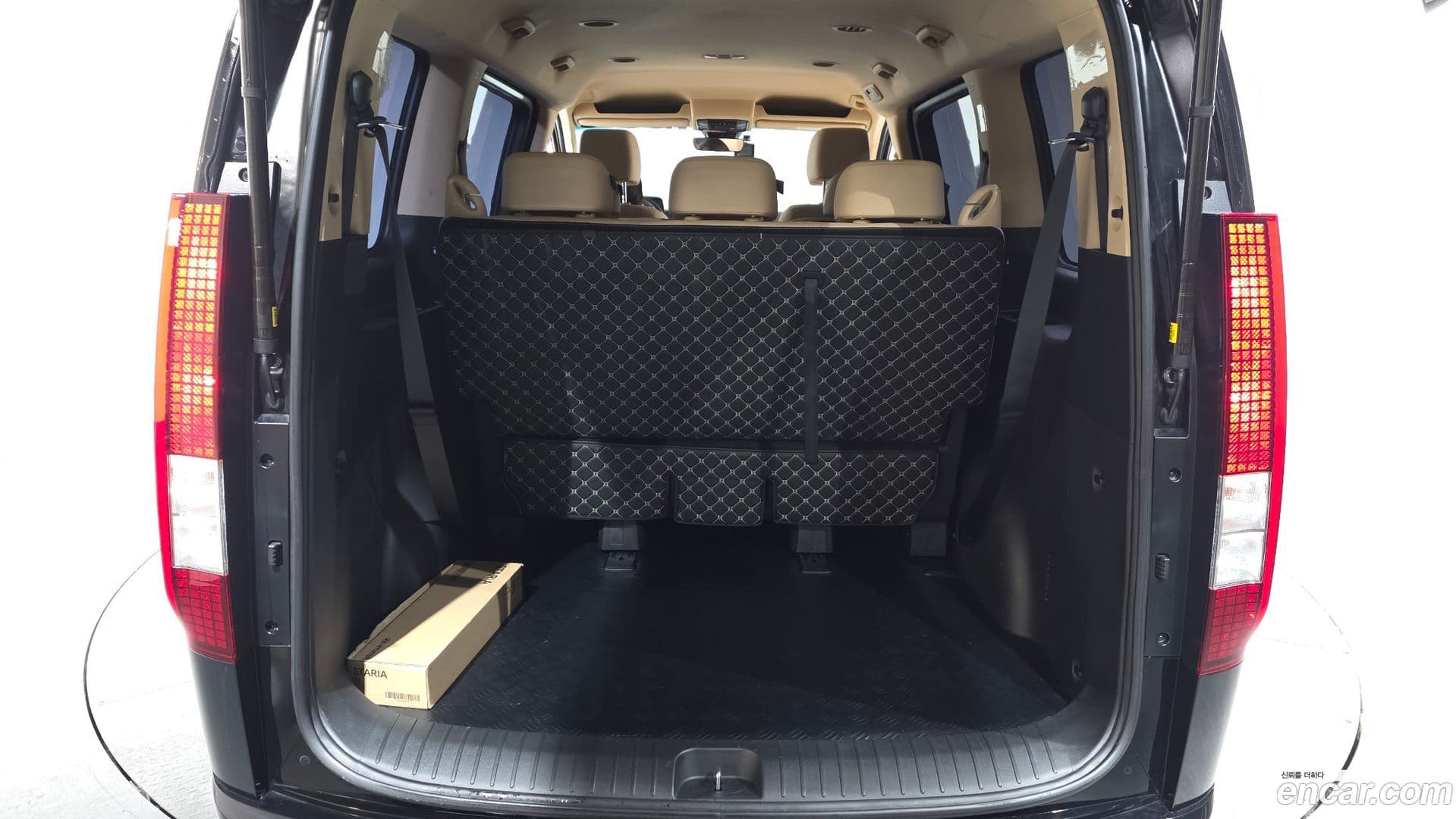 Main__Slider__Photo:Staria Hyundai 2025.4-19