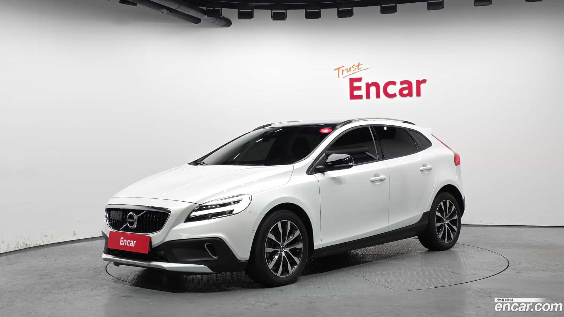 V40 Volvo 2019.5-OUTER-001