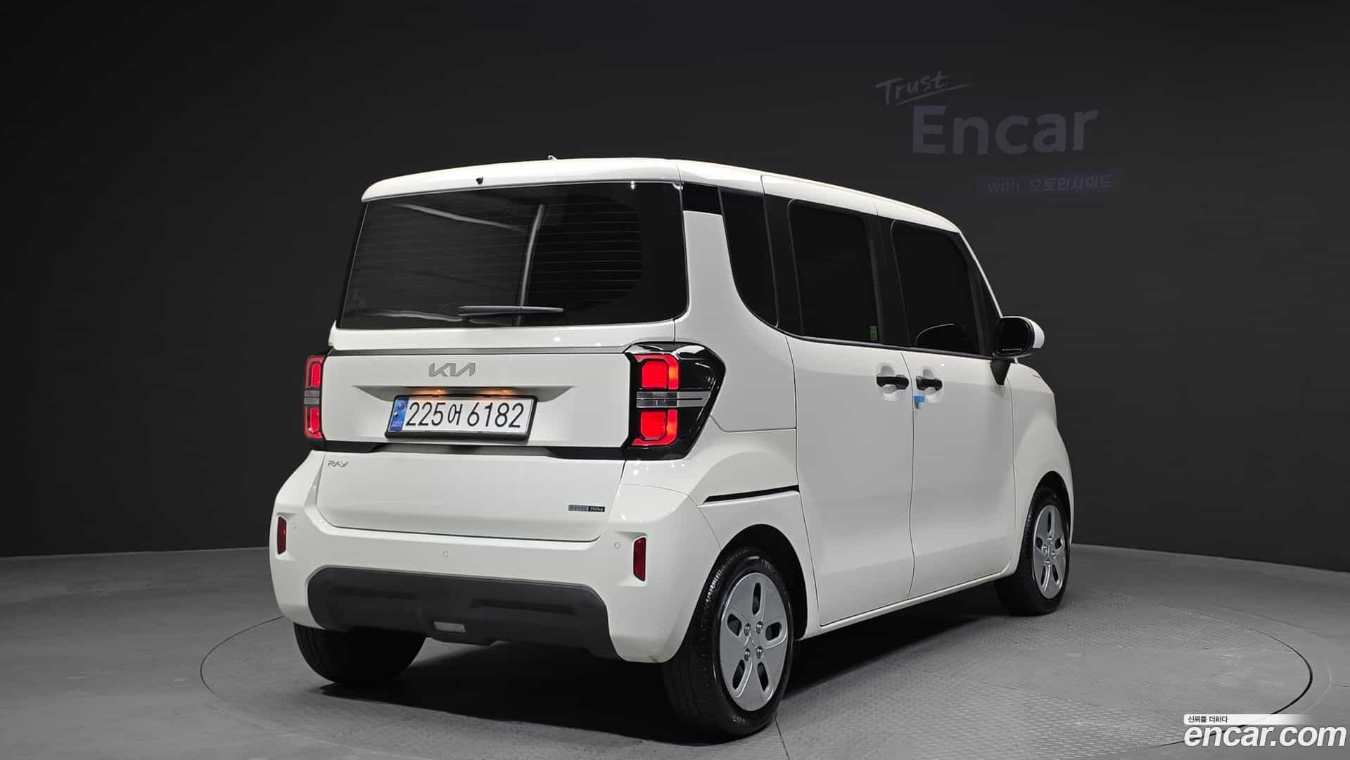 RAY Kia 2023.4-OUTER-002