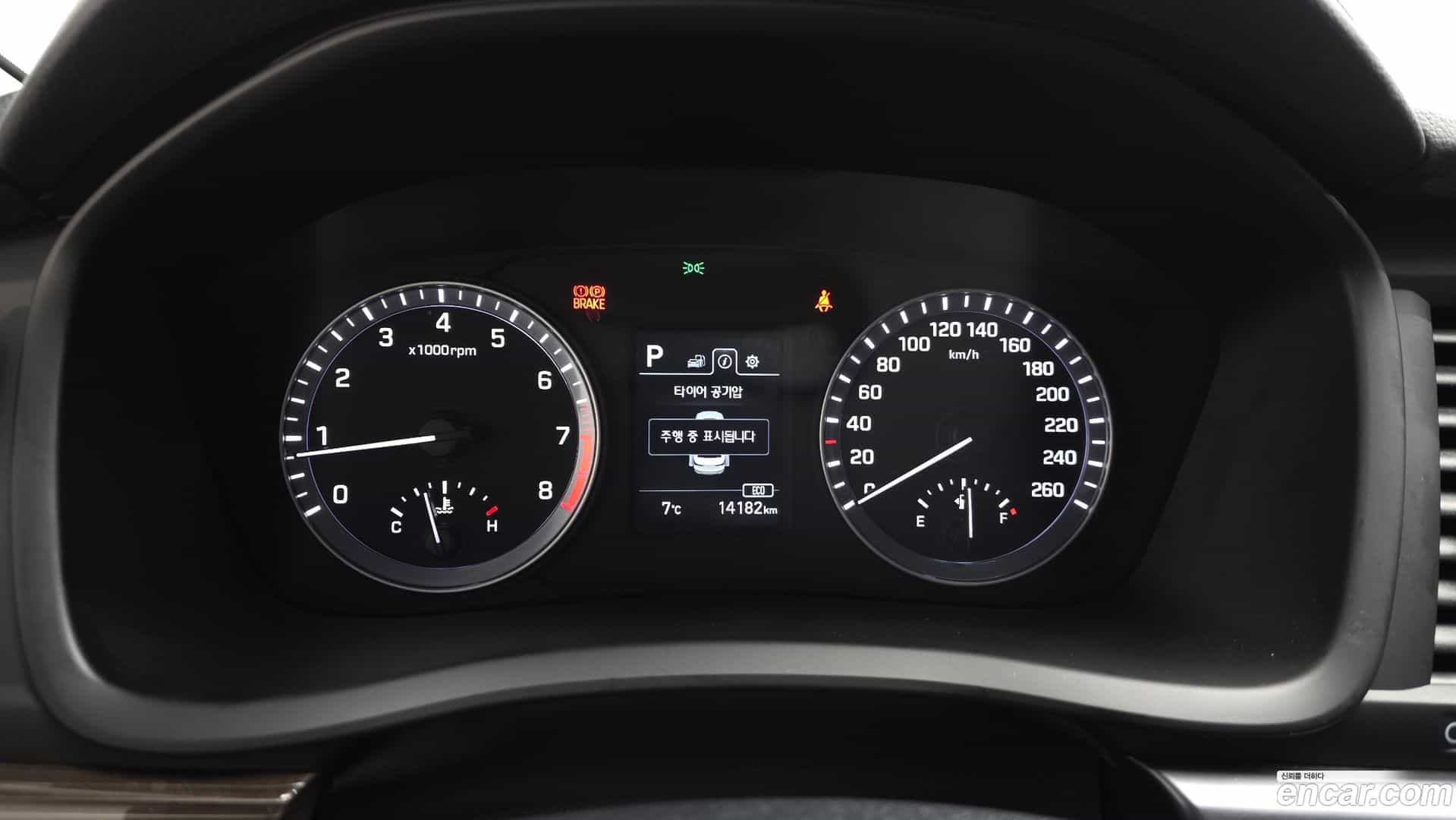 Sonata Hyundai 2018.1-INNER-008