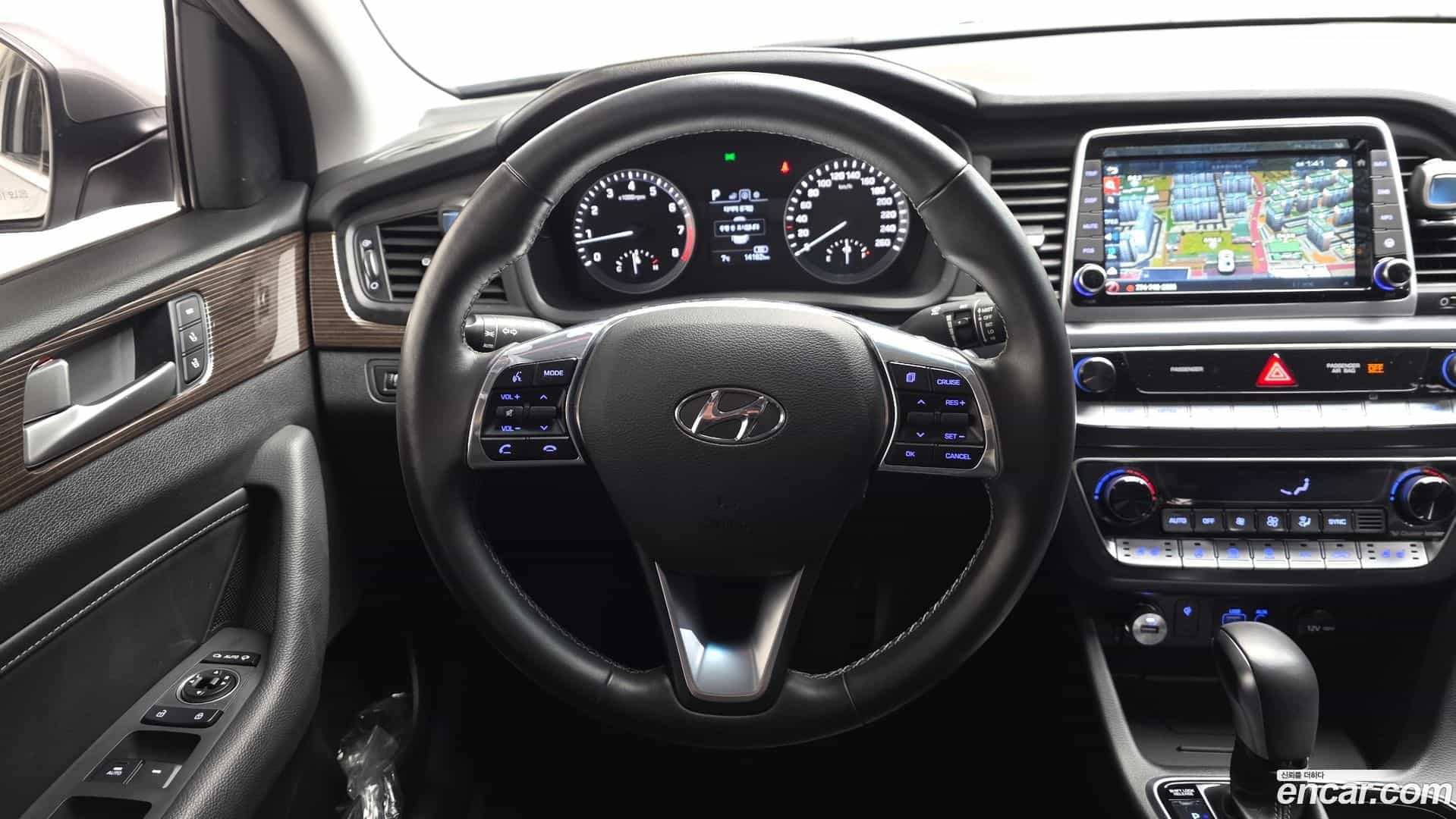 Sonata Hyundai 2018.1-OPTION-017
