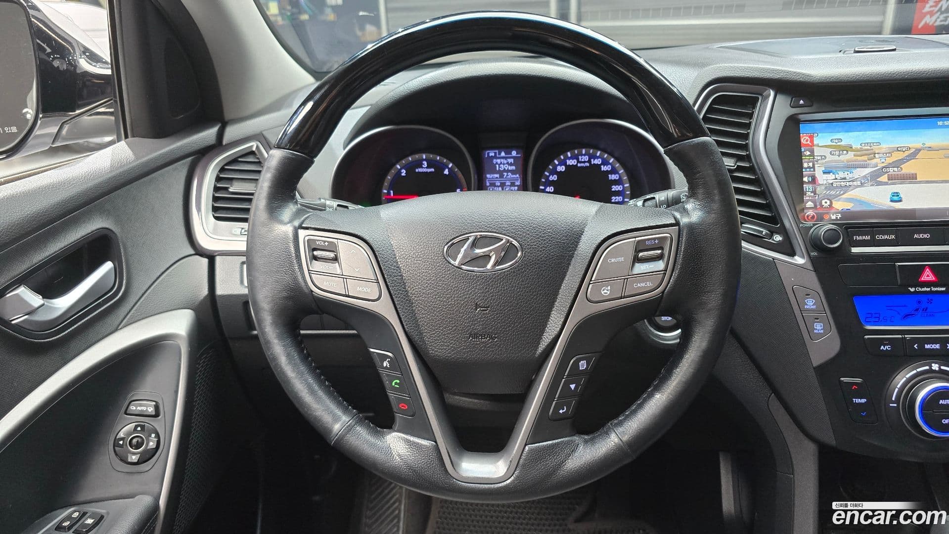 Main__Slider__Photo:Santafe Hyundai 2013.2-12