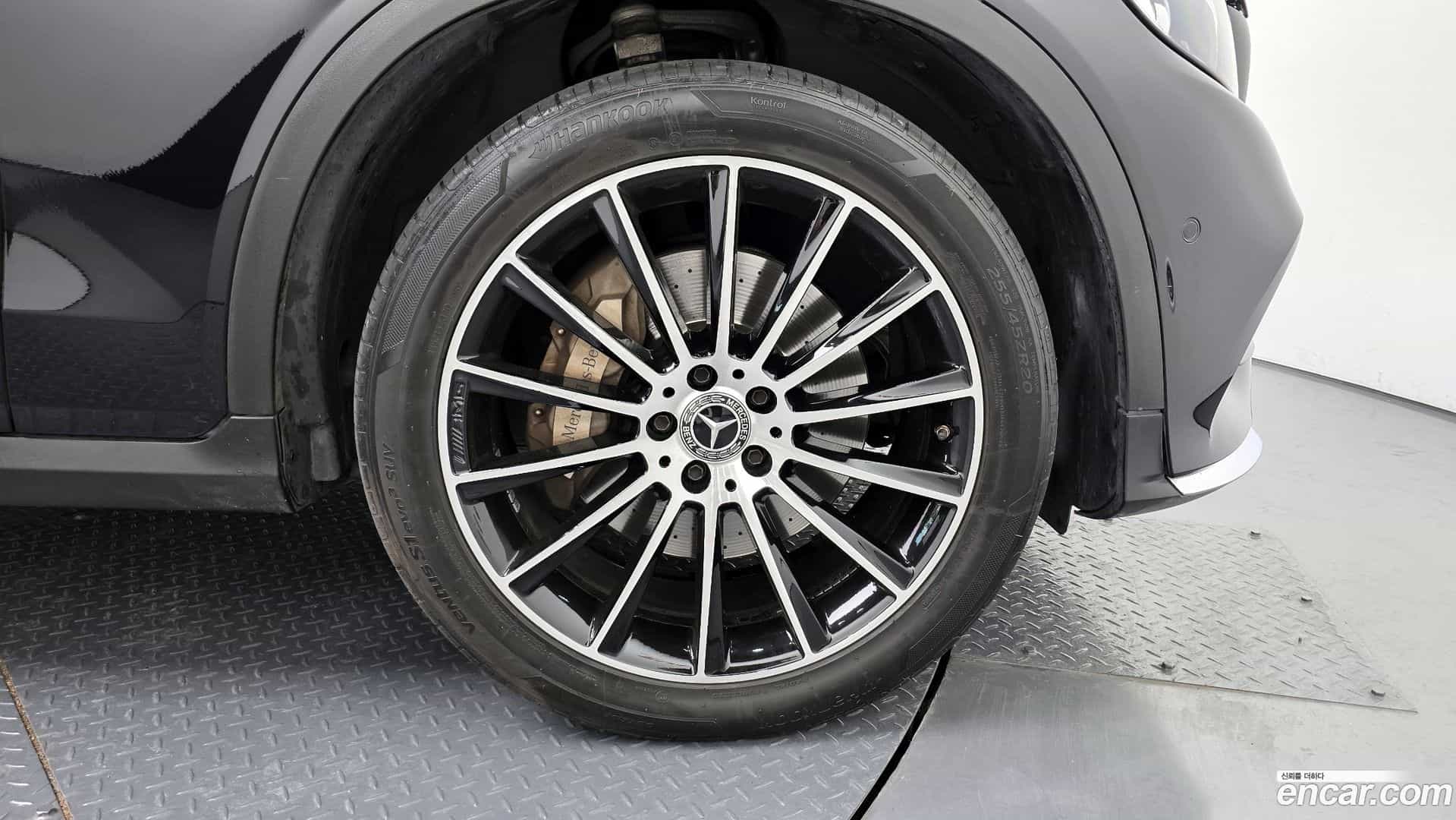 GLC-Class Mercedes-Benz 2019.6-OUTER-005