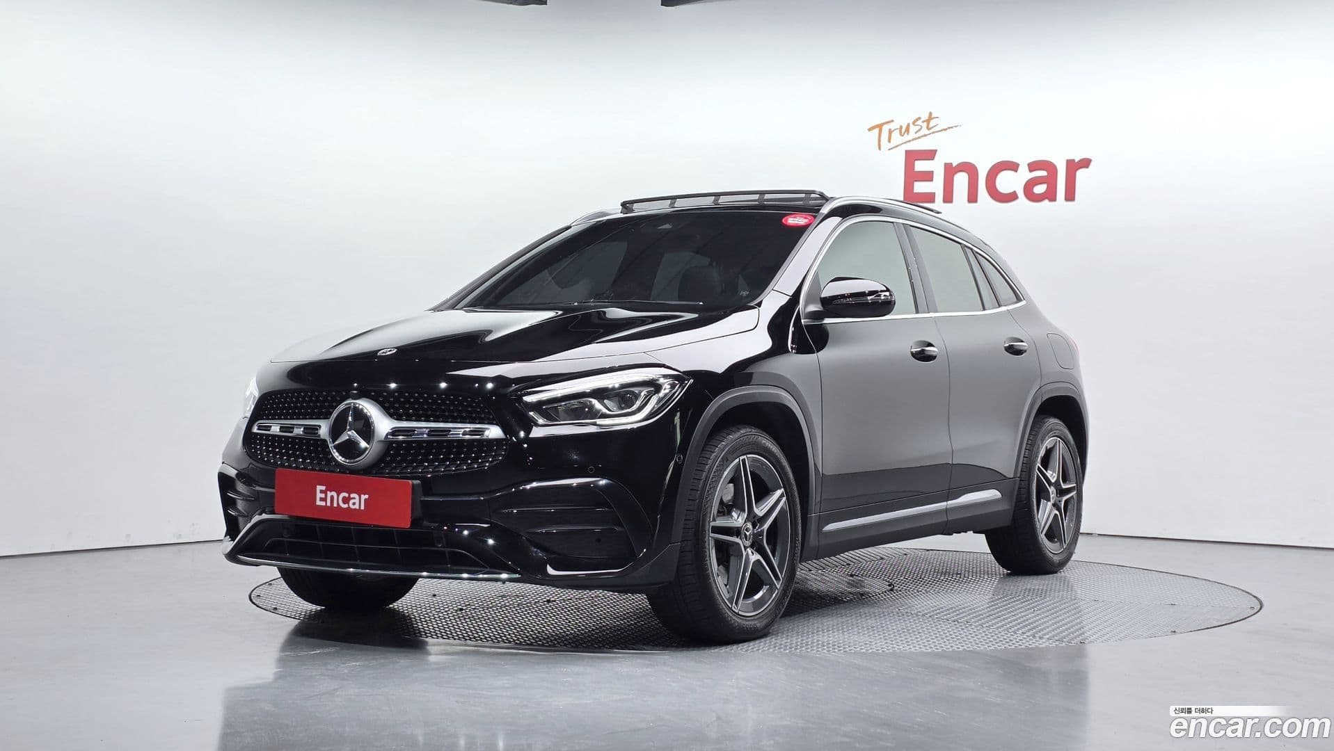 Main__Slider__Photo:GLA-Class Mercedes-Benz 2020.11-0